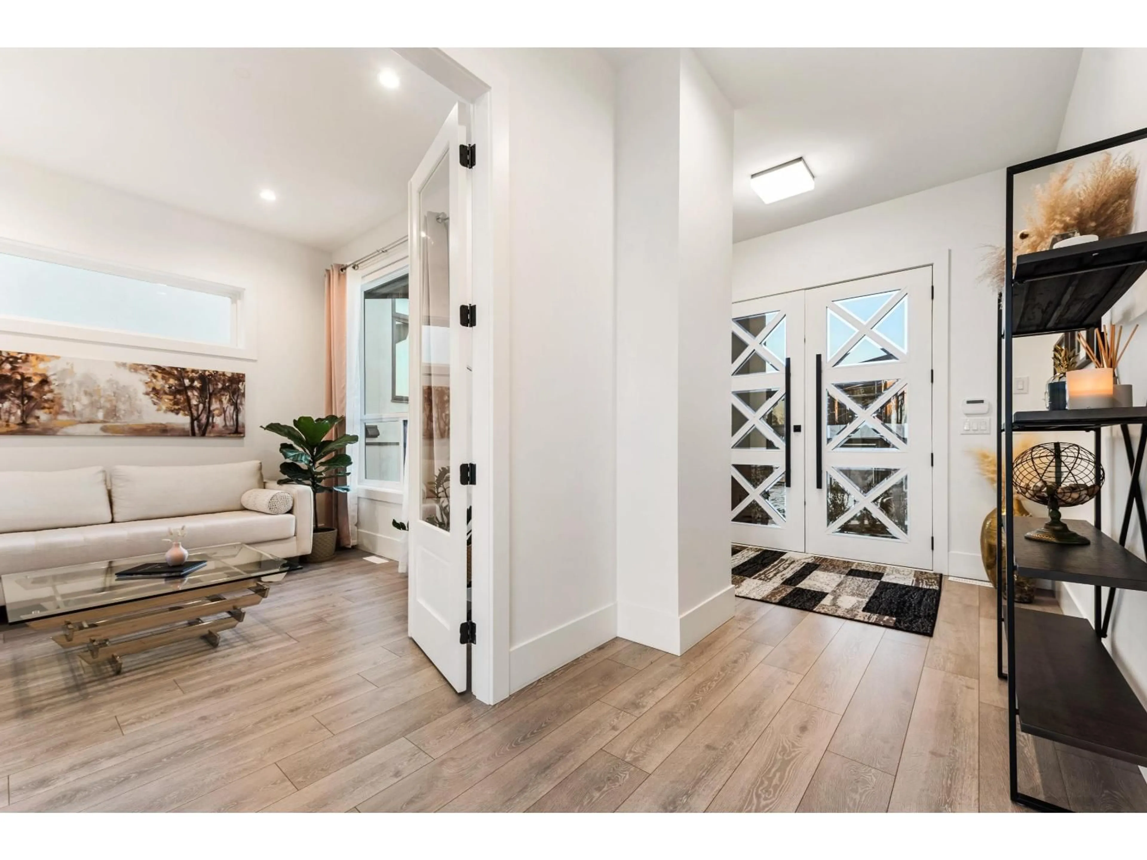 Indoor entryway for 35349 RAVEN, Abbotsford British Columbia V3G0G8