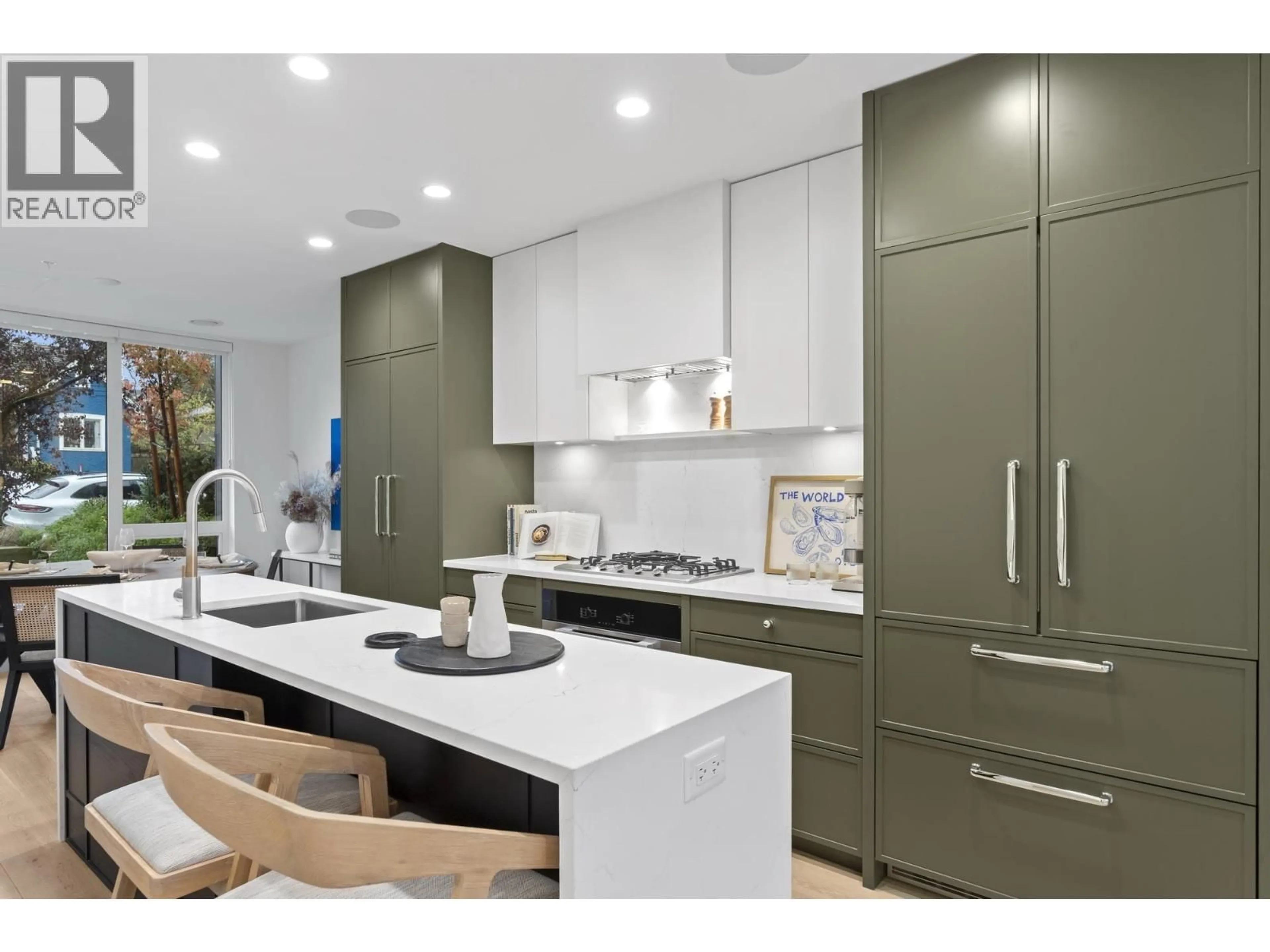 Contemporary kitchen, unknown for 553 26TH AVENUE, Vancouver British Columbia V5Z2E4