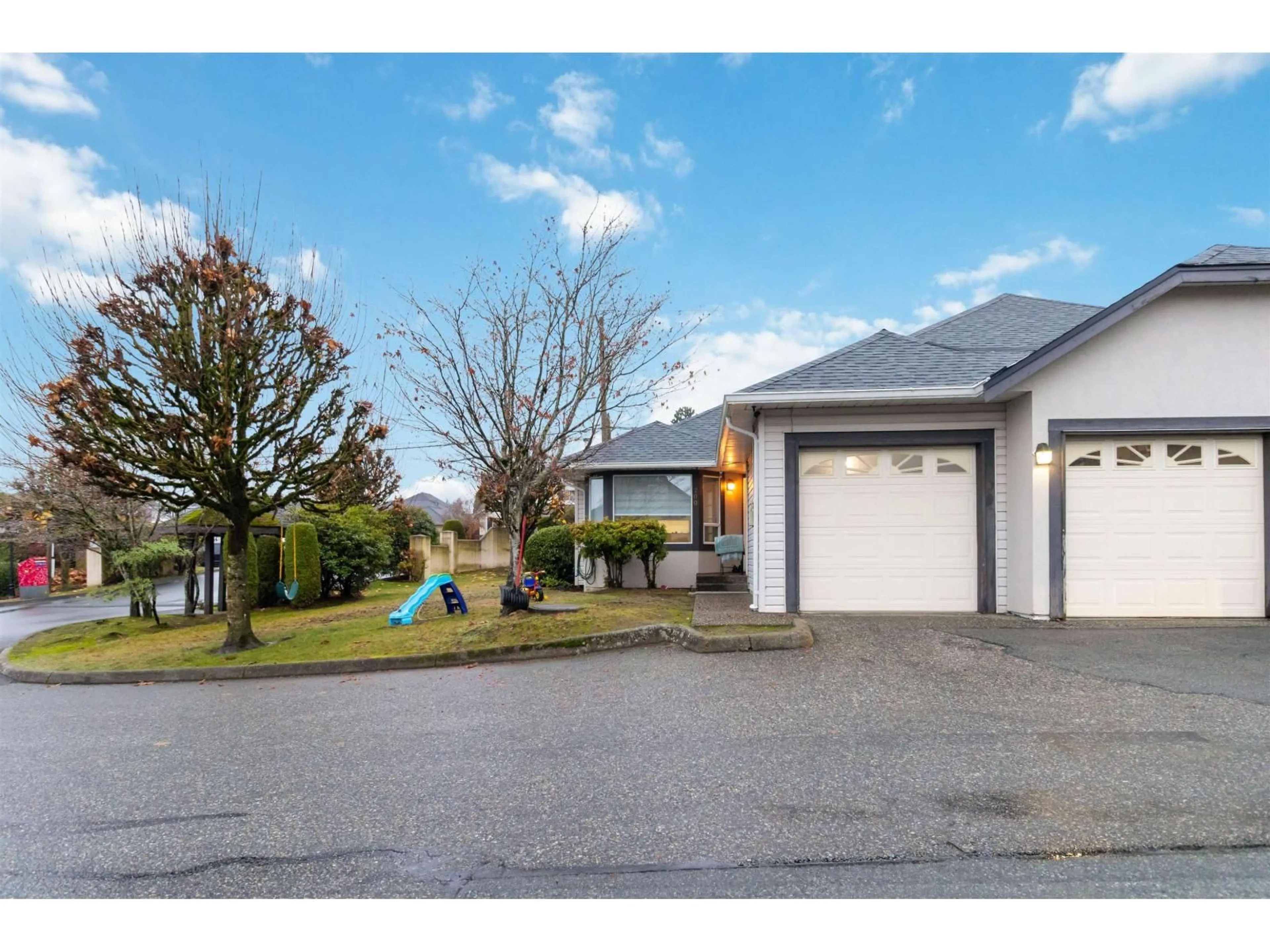A pic from outside/outdoor area/front of a property/back of a property/a pic from drone, street for 200 - 3160 TOWNLINE, Abbotsford British Columbia V2T5P4