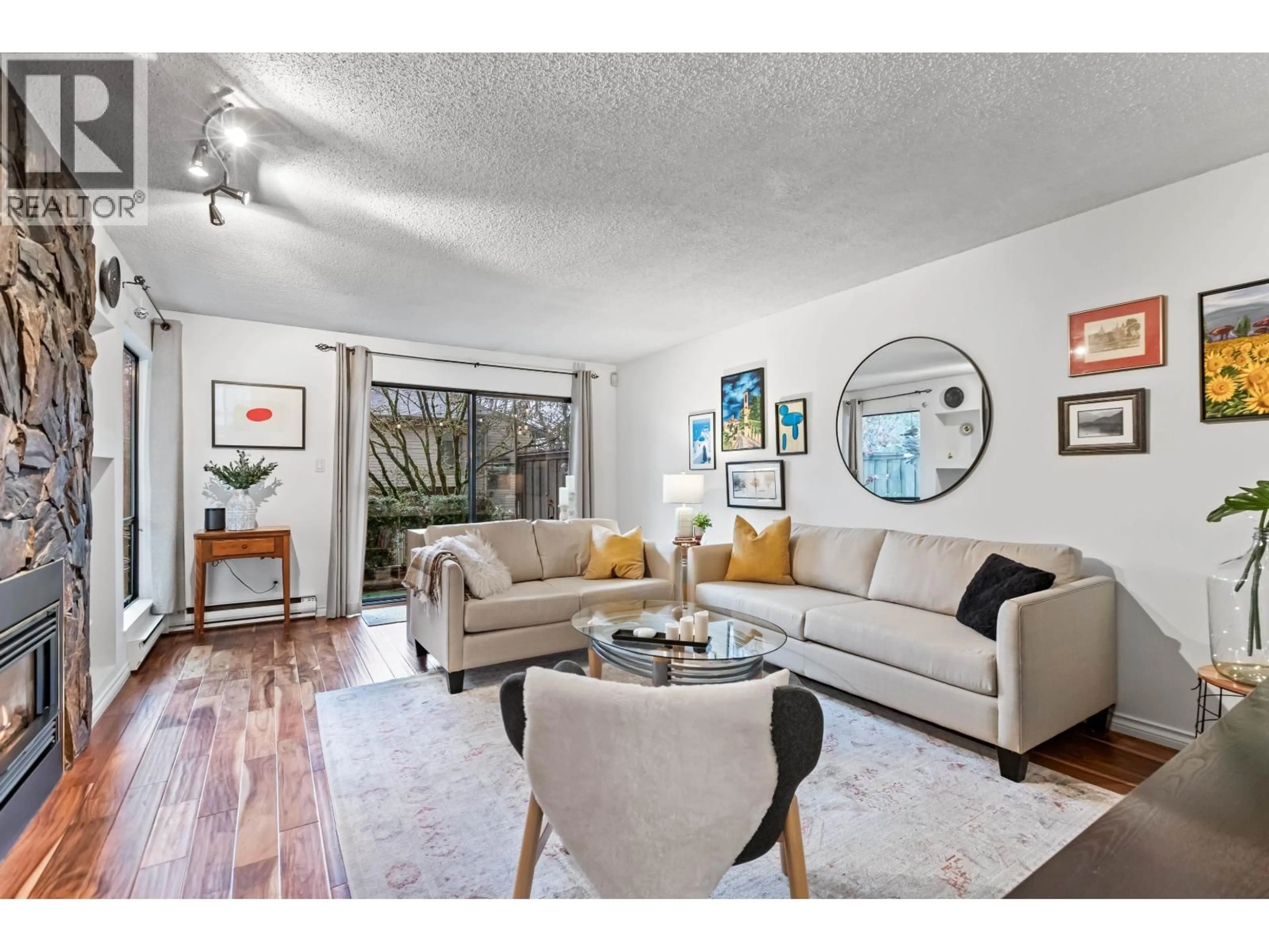 Living room with furniture, unknown for 5857 MAYVIEW CIRCLE, Burnaby British Columbia V5E4B7