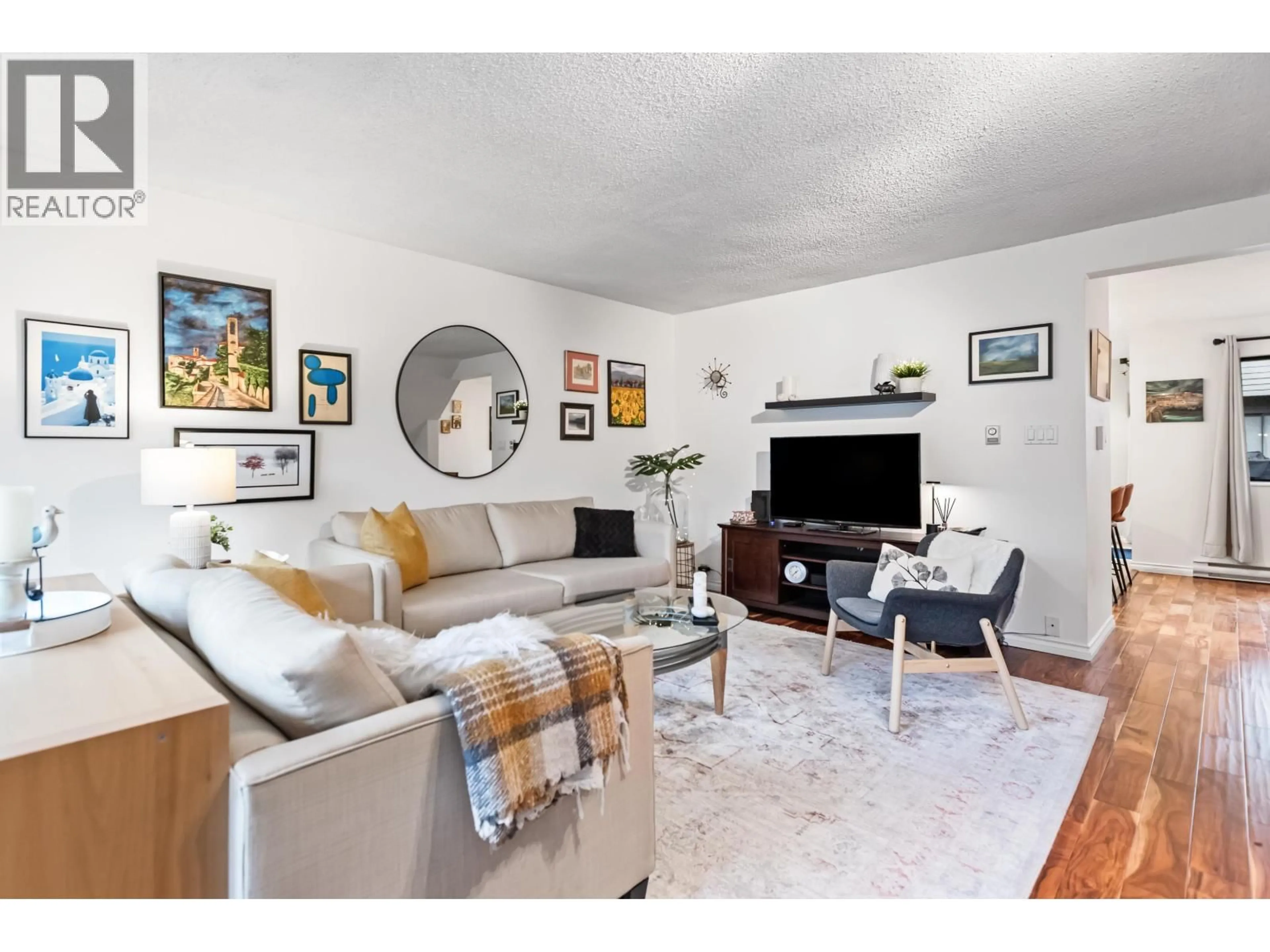 Living room with furniture, unknown for 5857 MAYVIEW CIRCLE, Burnaby British Columbia V5E4B7