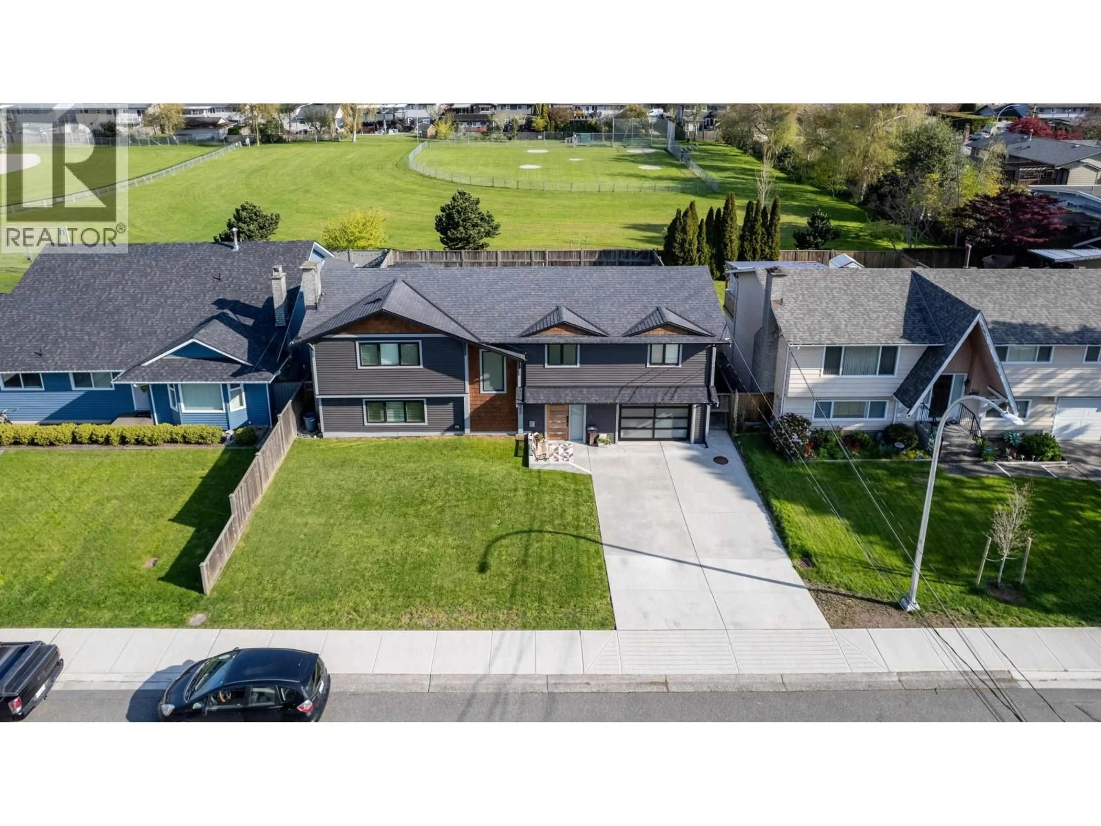 A pic from outside/outdoor area/front of a property/back of a property/a pic from drone, street for 5365 MAPLE CRESCENT, Delta British Columbia V4K1G1