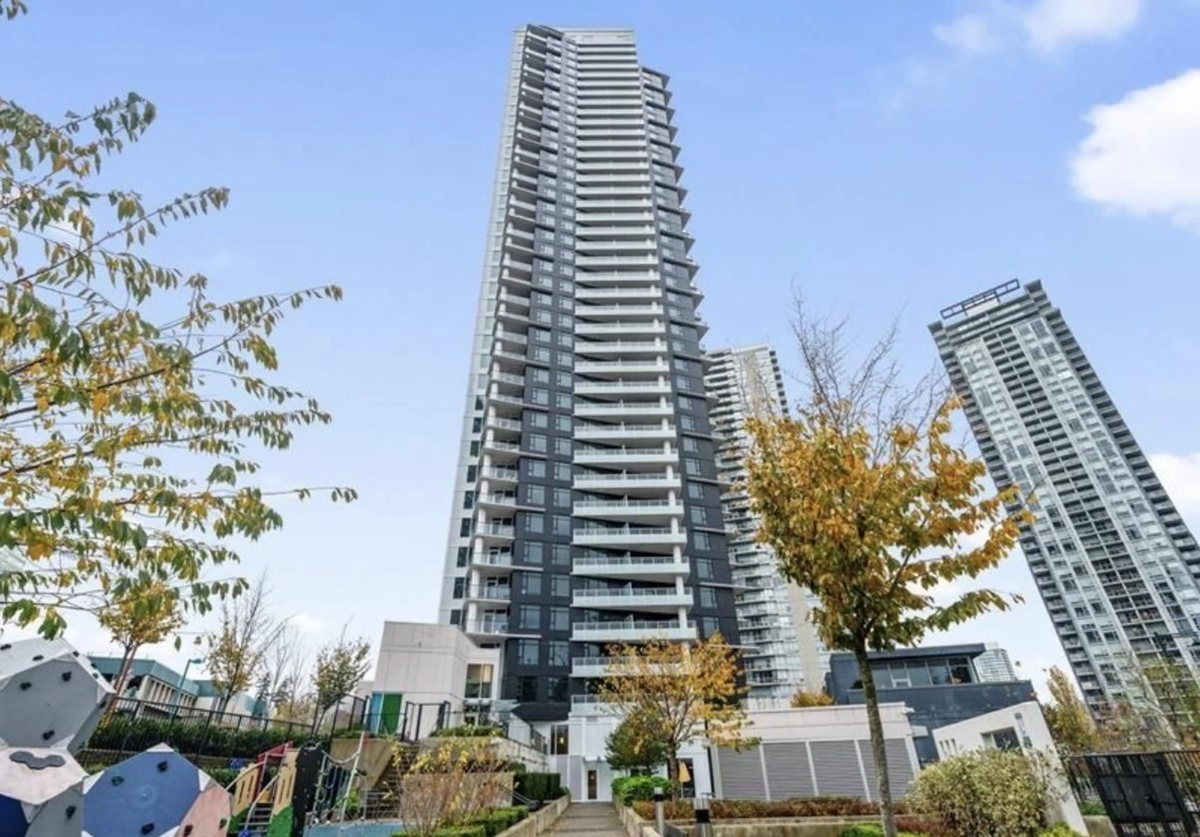 Unknown for 1904 - 9887 WHALLEY, Surrey British Columbia V3T0P4