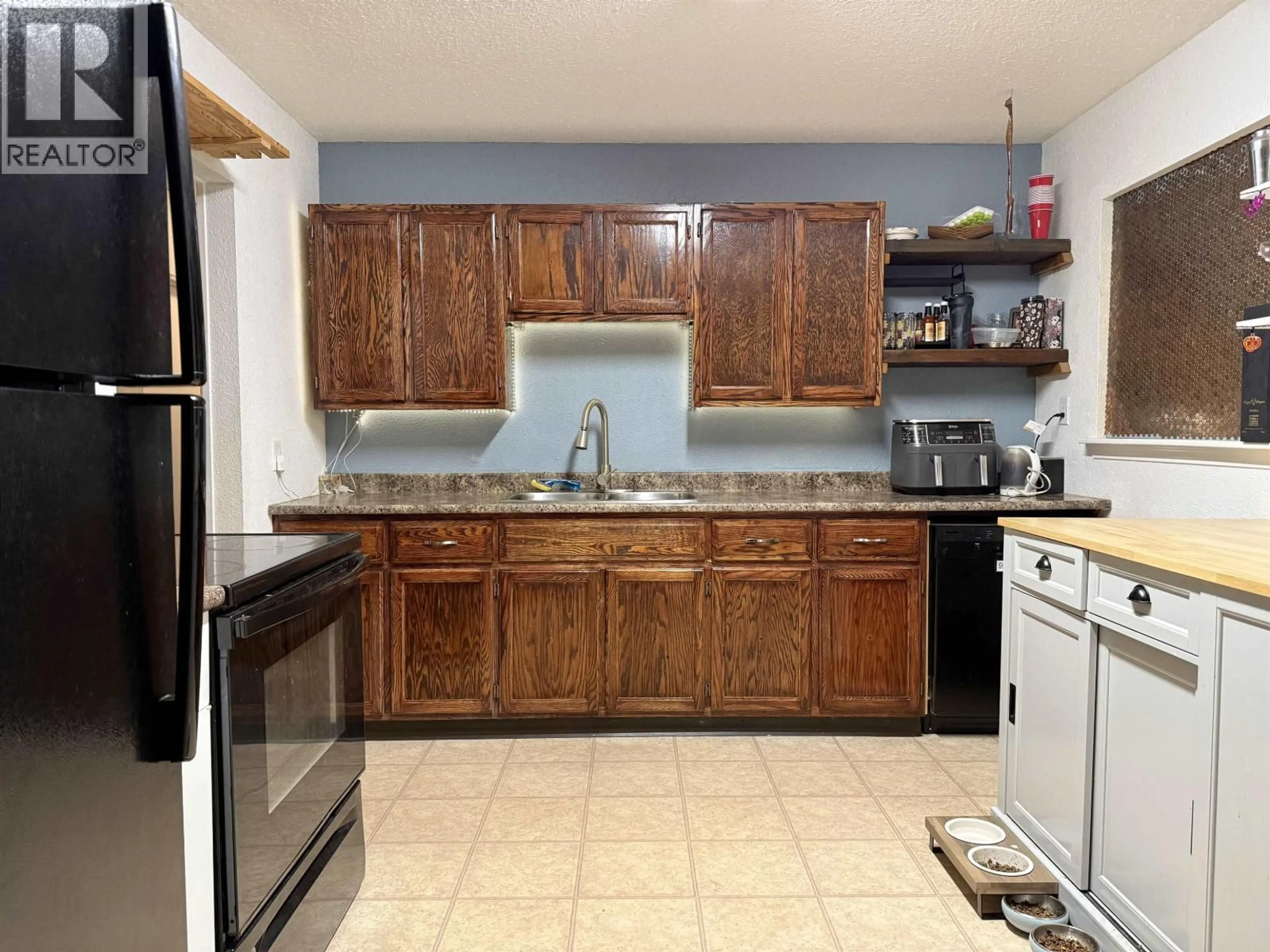 Standard kitchen, ceramic/tile floor for 15 OMENICA STREET, Kitimat British Columbia V8C1Z5