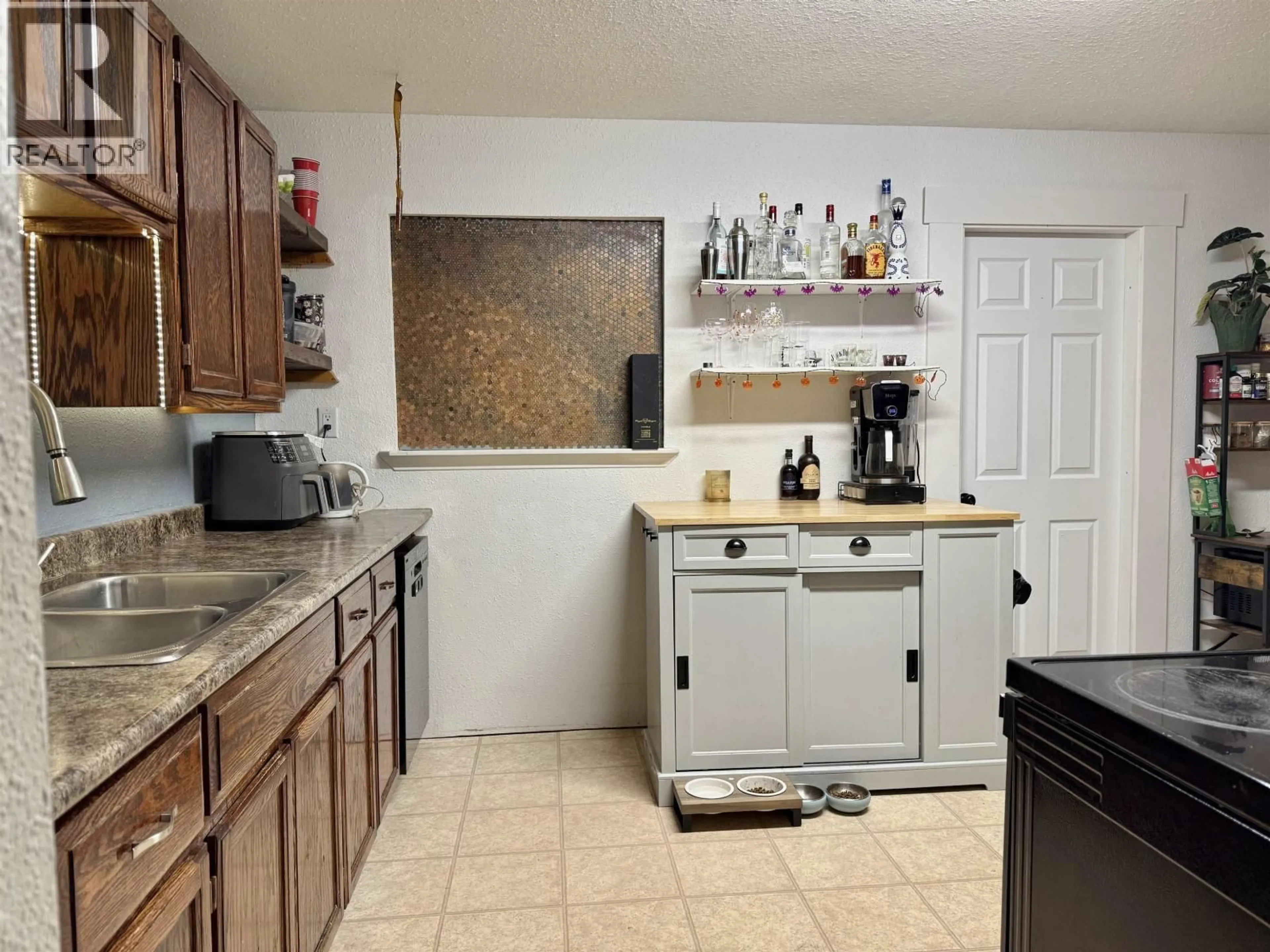 Standard kitchen, unknown for 15 OMENICA STREET, Kitimat British Columbia V8C1Z5
