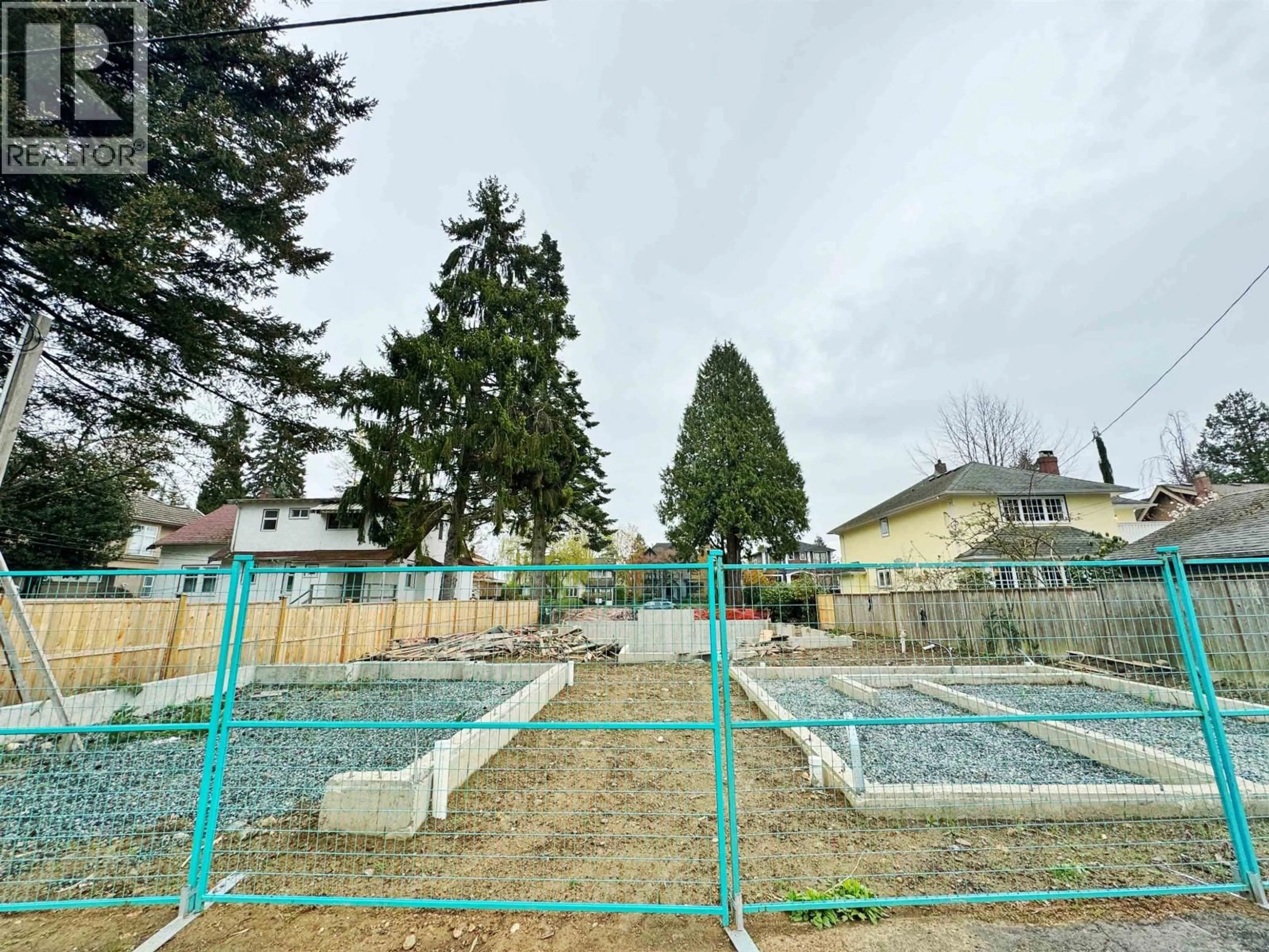 A pic from outside/outdoor area/front of a property/back of a property/a pic from drone, street for 5769 HUDSON STREET, Vancouver British Columbia V6M2Z2