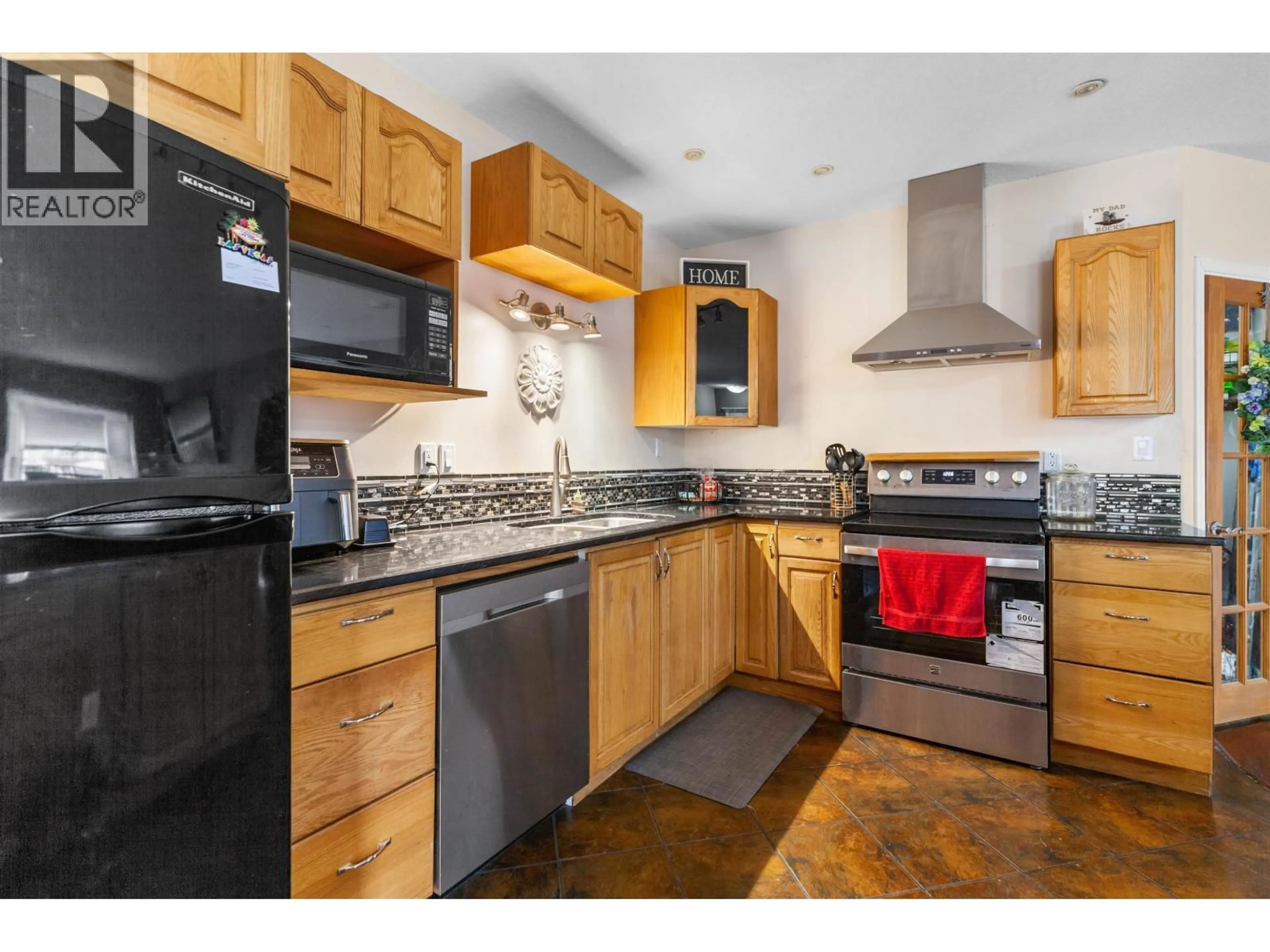 Standard kitchen, unknown for 622 CUTBANK ROAD, Prince George British Columbia V2K5P4