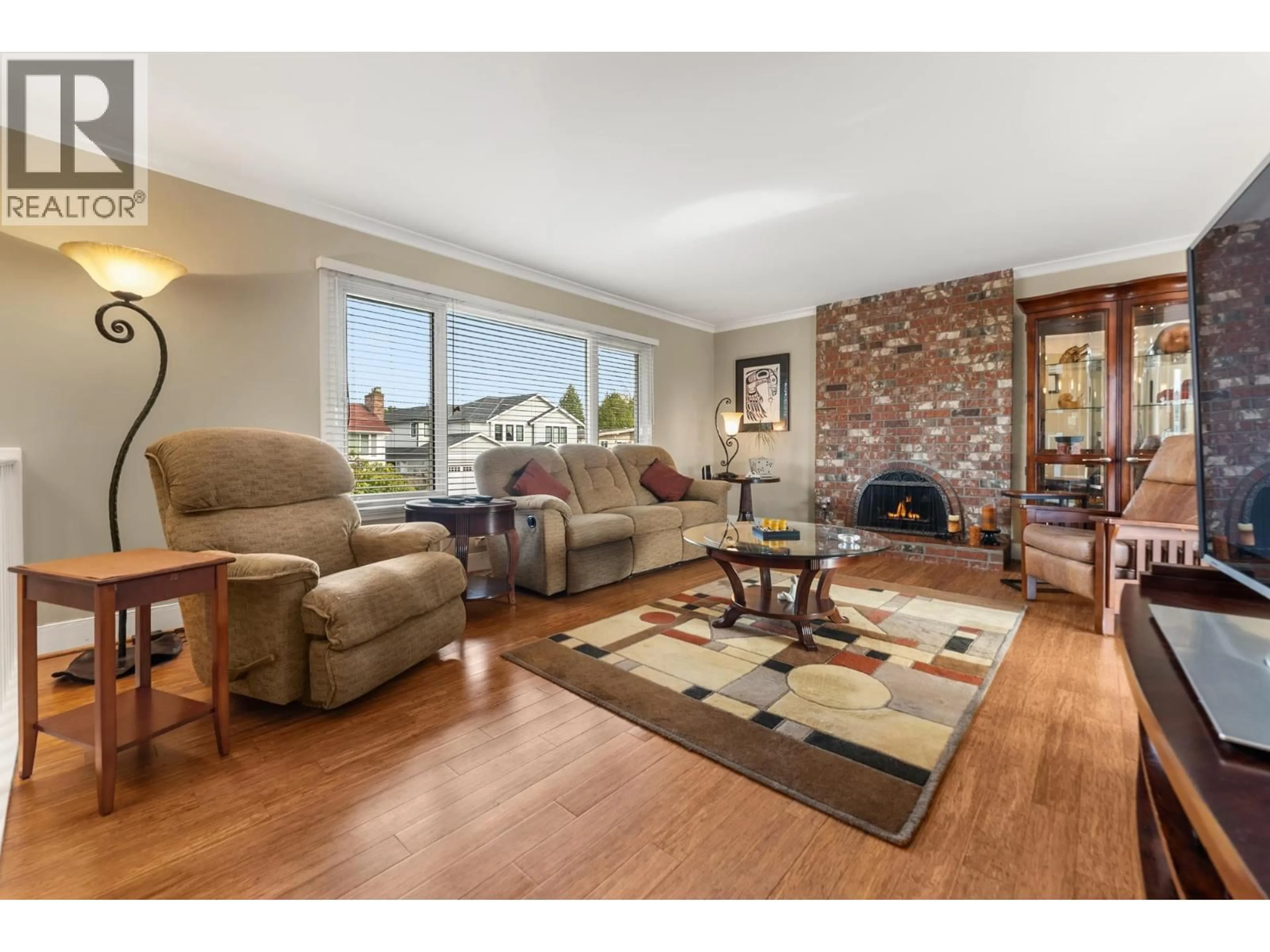 Living room with furniture, unknown for 3360 SPRINGTHORNE CRESCENT, Richmond British Columbia V7E1Z7