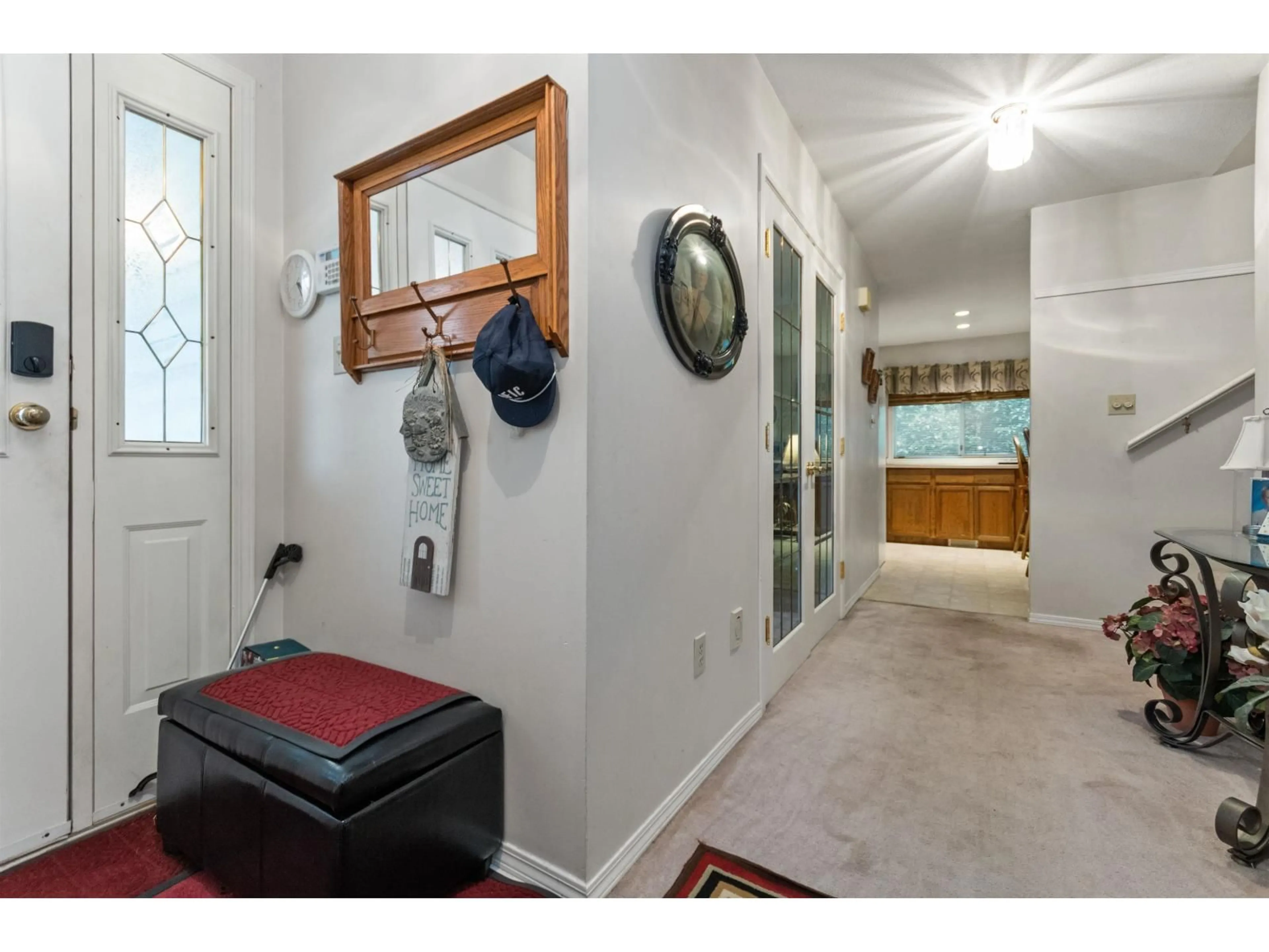 Indoor entryway for 34825 CASSIAR, Abbotsford British Columbia V2S7G9