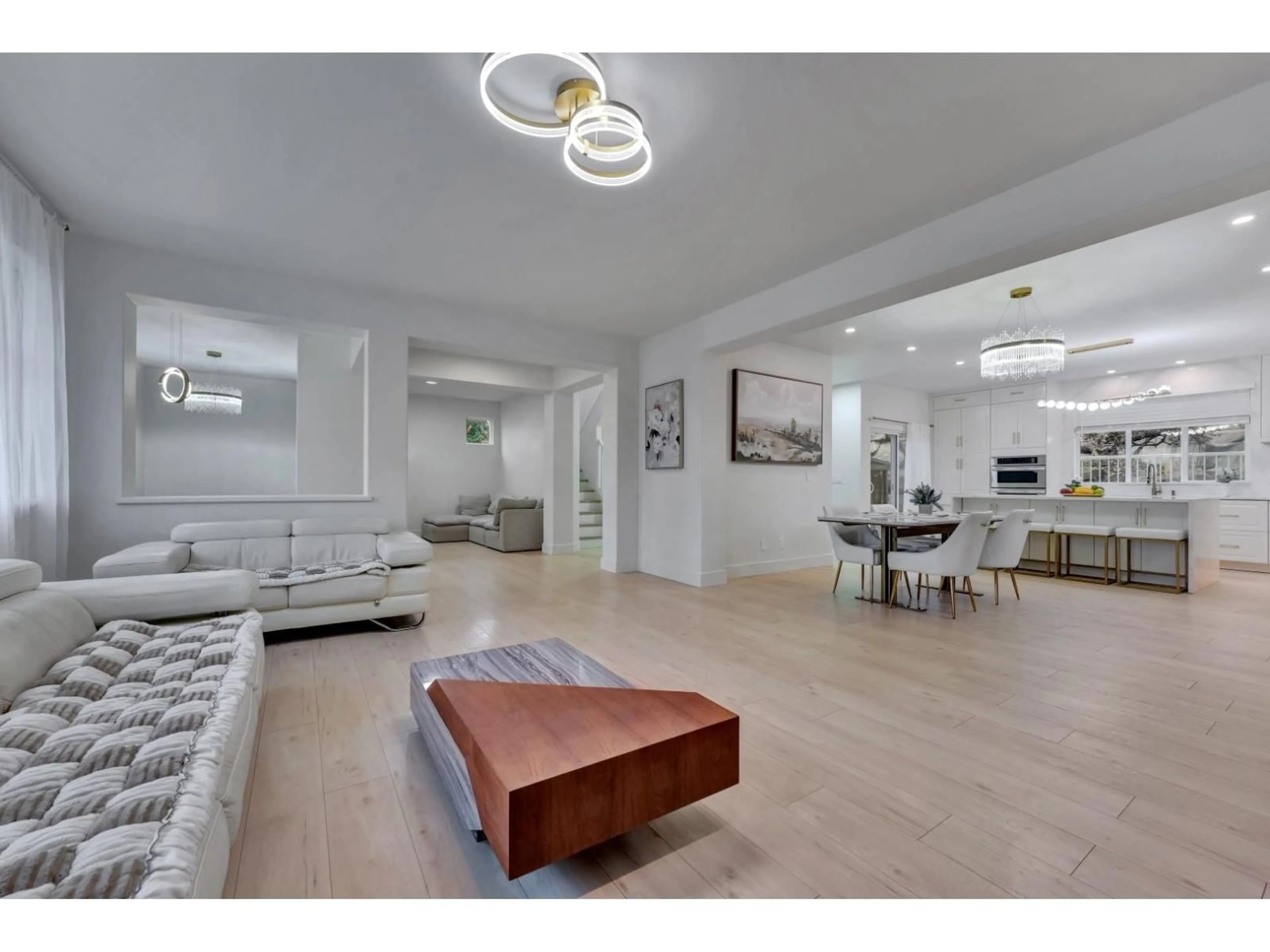 Unknown for 15100 61, Surrey British Columbia V3S5J7