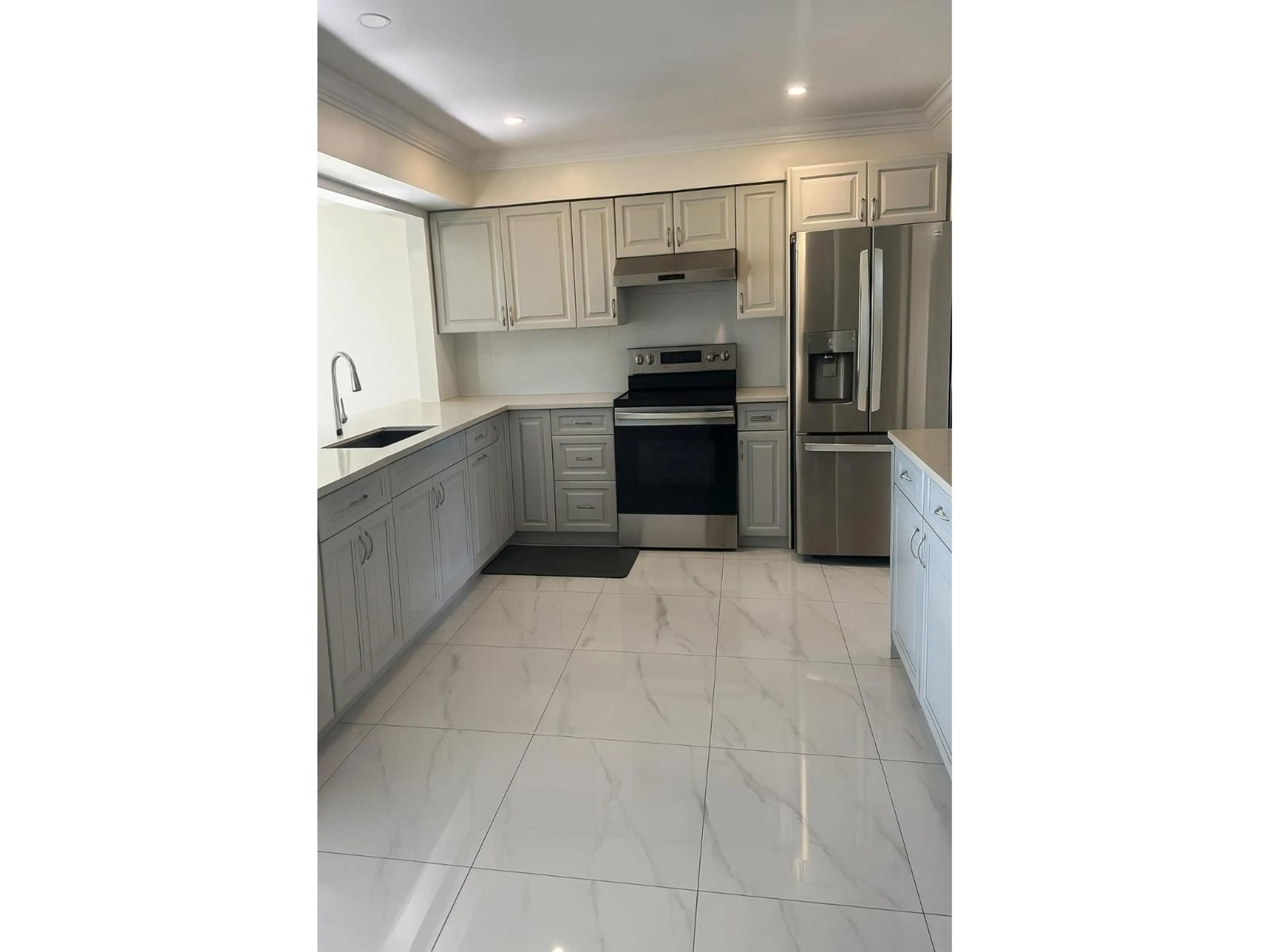 Open concept kitchen, ceramic/tile floor for 11132 PATRICIA, Delta British Columbia V4C3A4