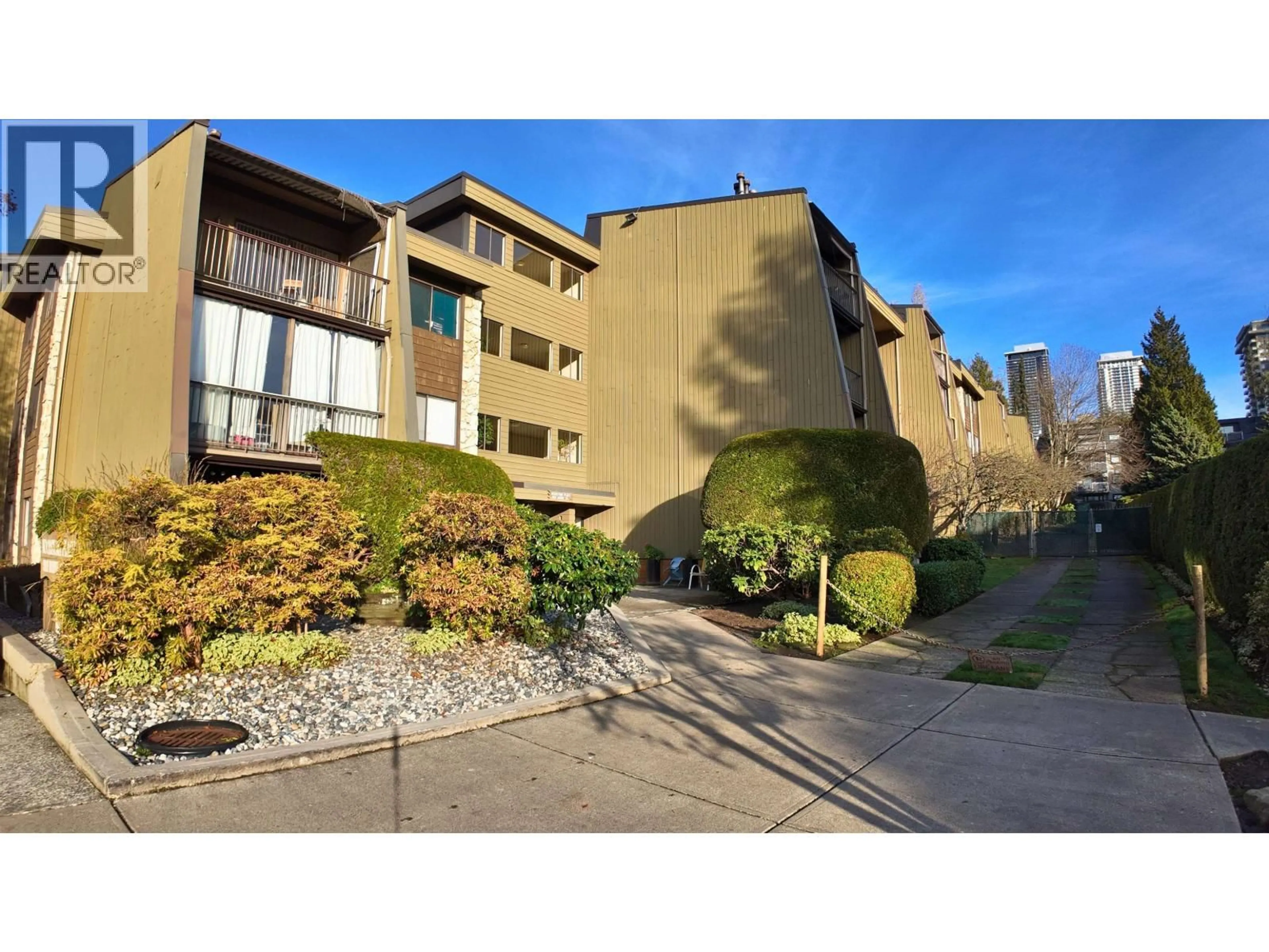 Patio, street for 309 - 9101 HORNE STREET, Burnaby British Columbia V3N4M3