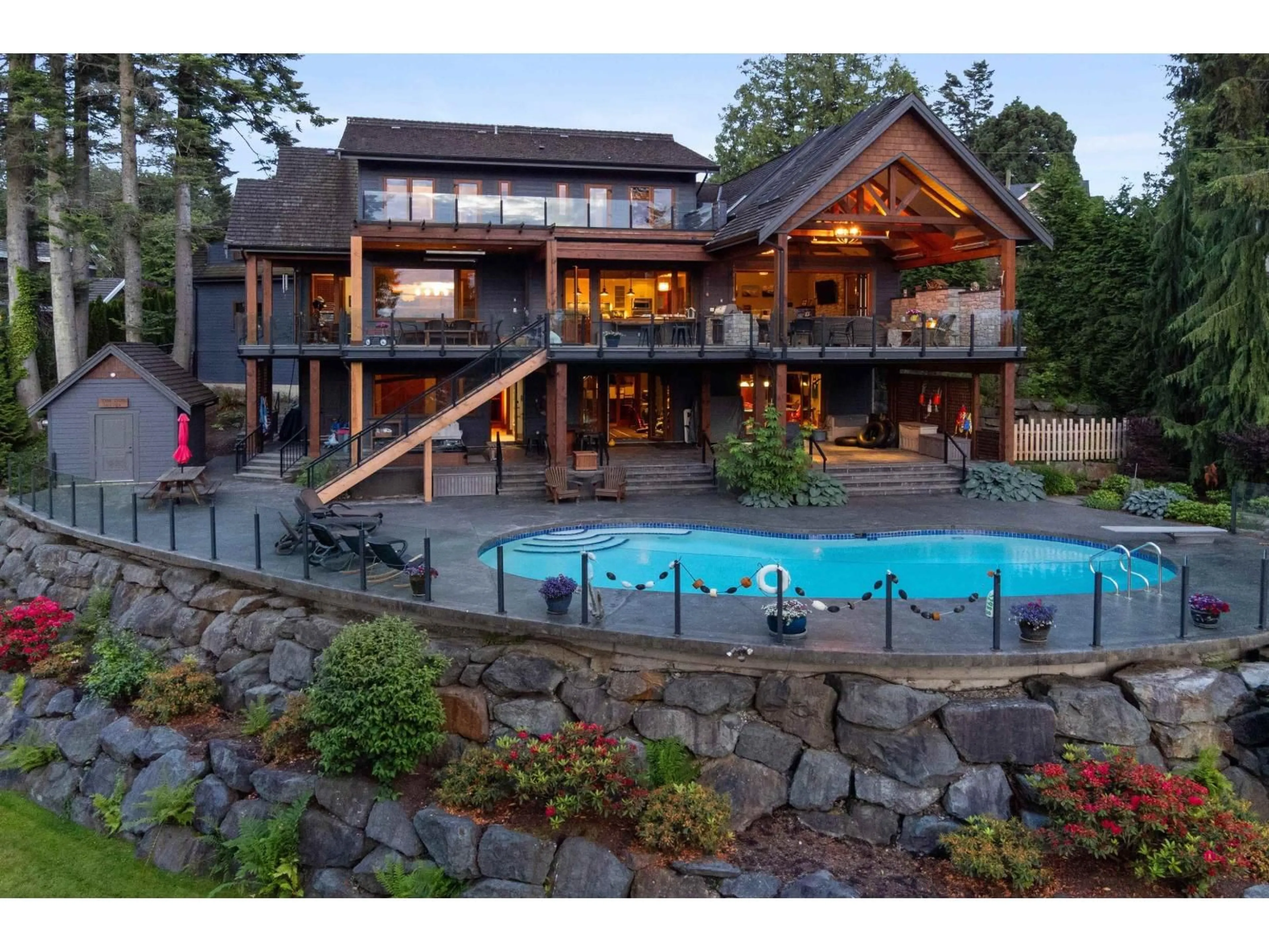 Unknown for 12503 28, Surrey British Columbia V4A2N8