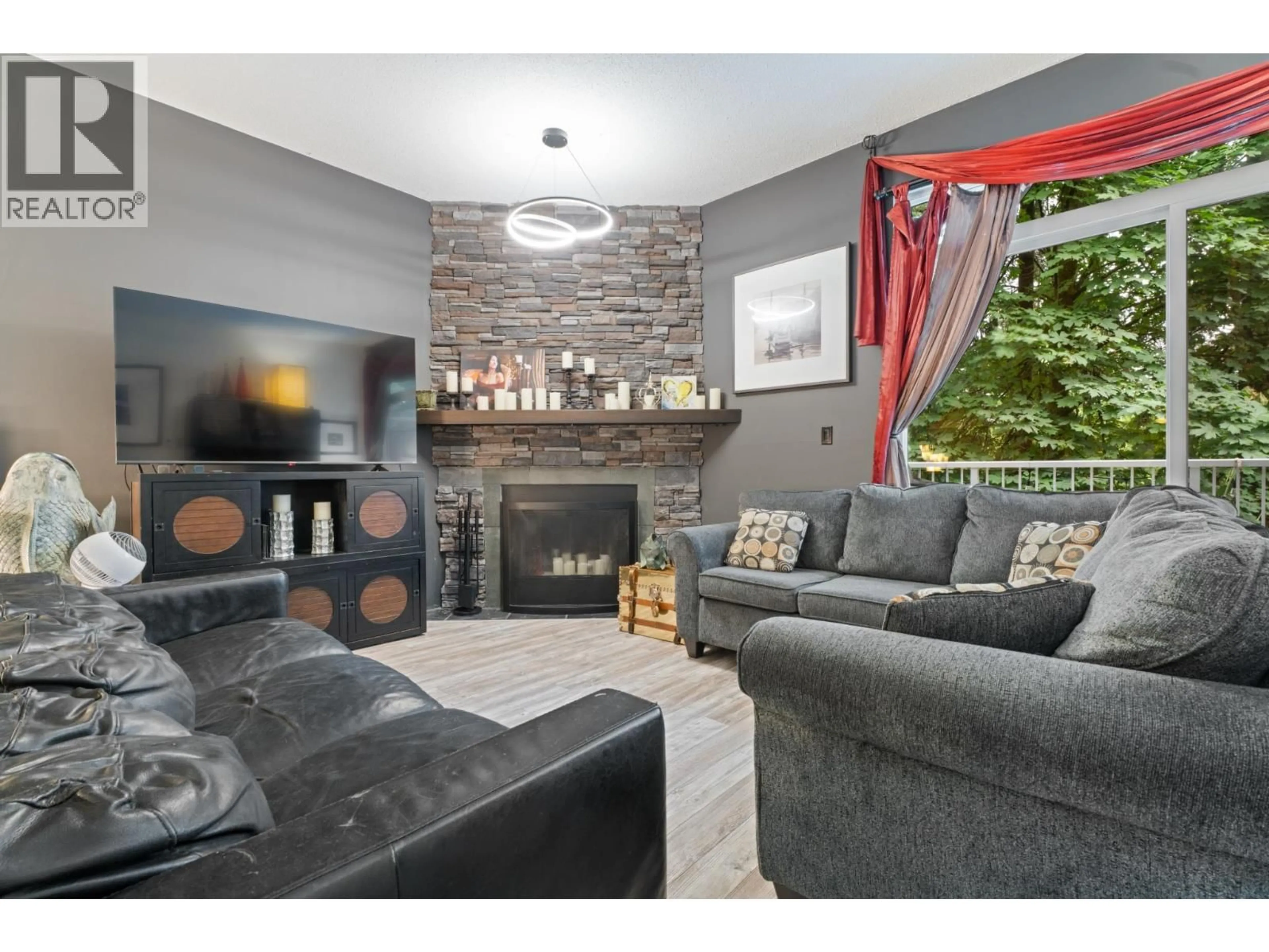 Living room with furniture, unknown for 74 - 1240 FALCON DRIVE, Coquitlam British Columbia V3E2B4