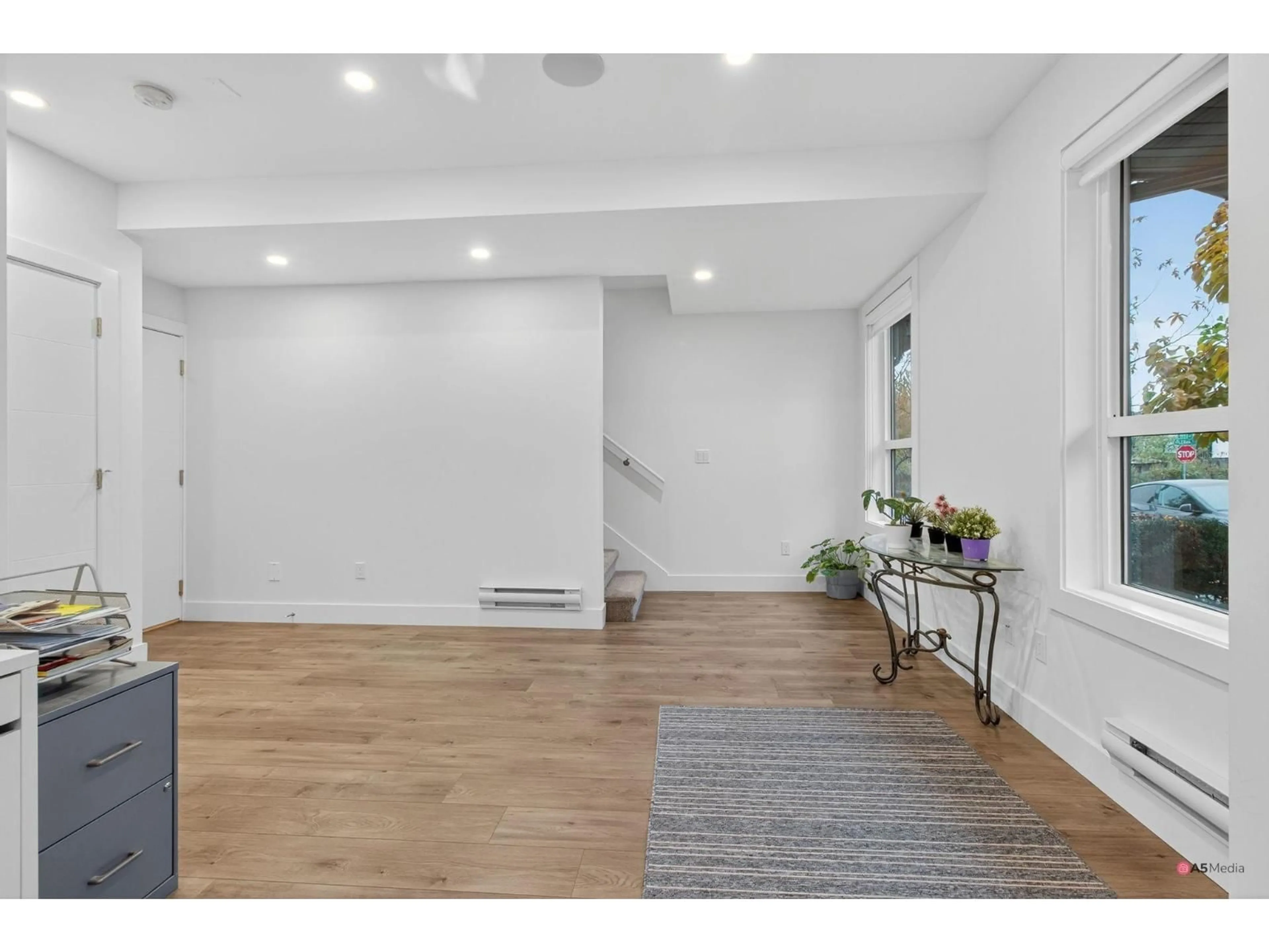 Indoor entryway for 48 - 7177 194A, Surrey British Columbia V4N6V6