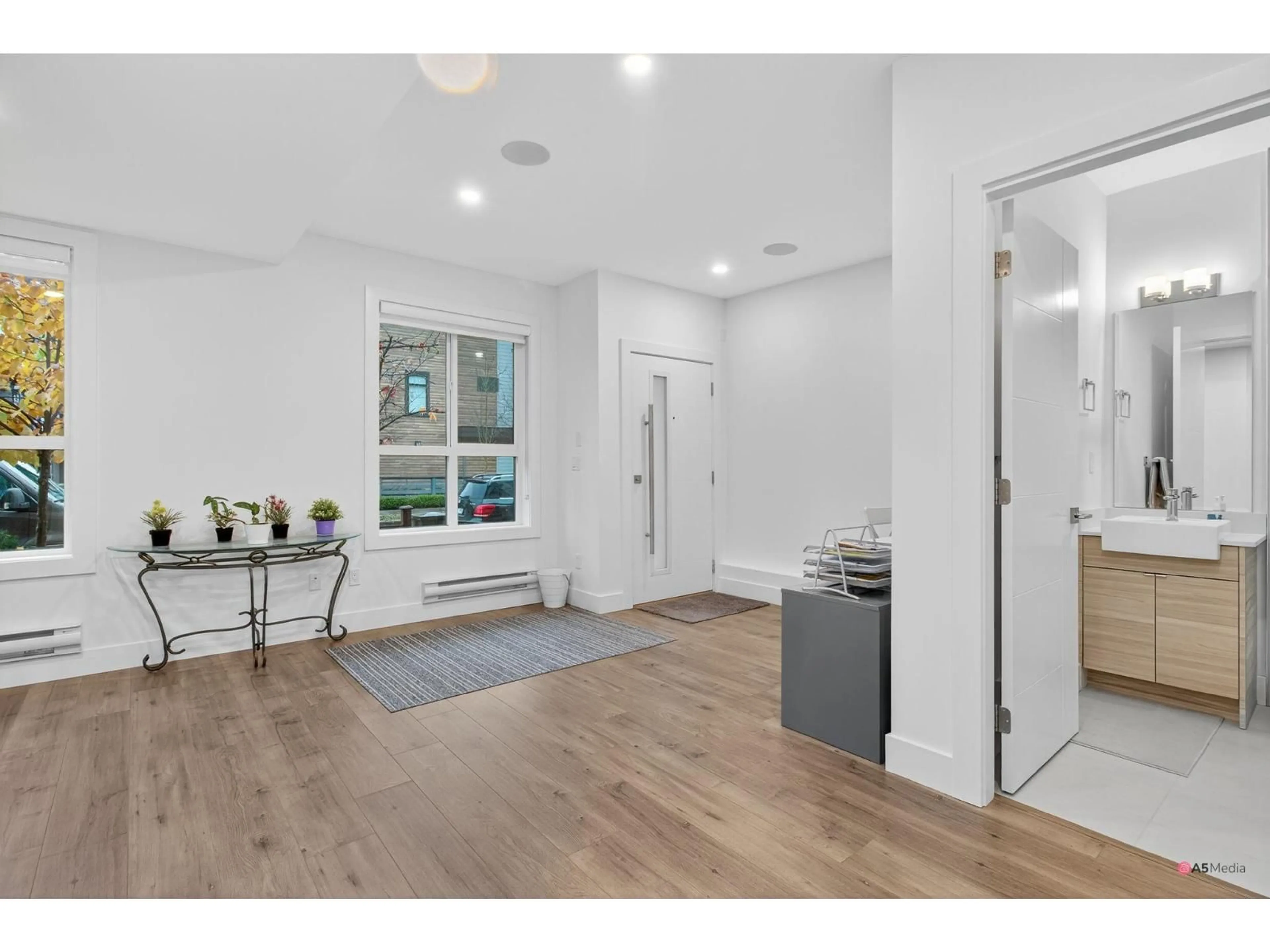 Indoor entryway for 48 - 7177 194A, Surrey British Columbia V4N6V6