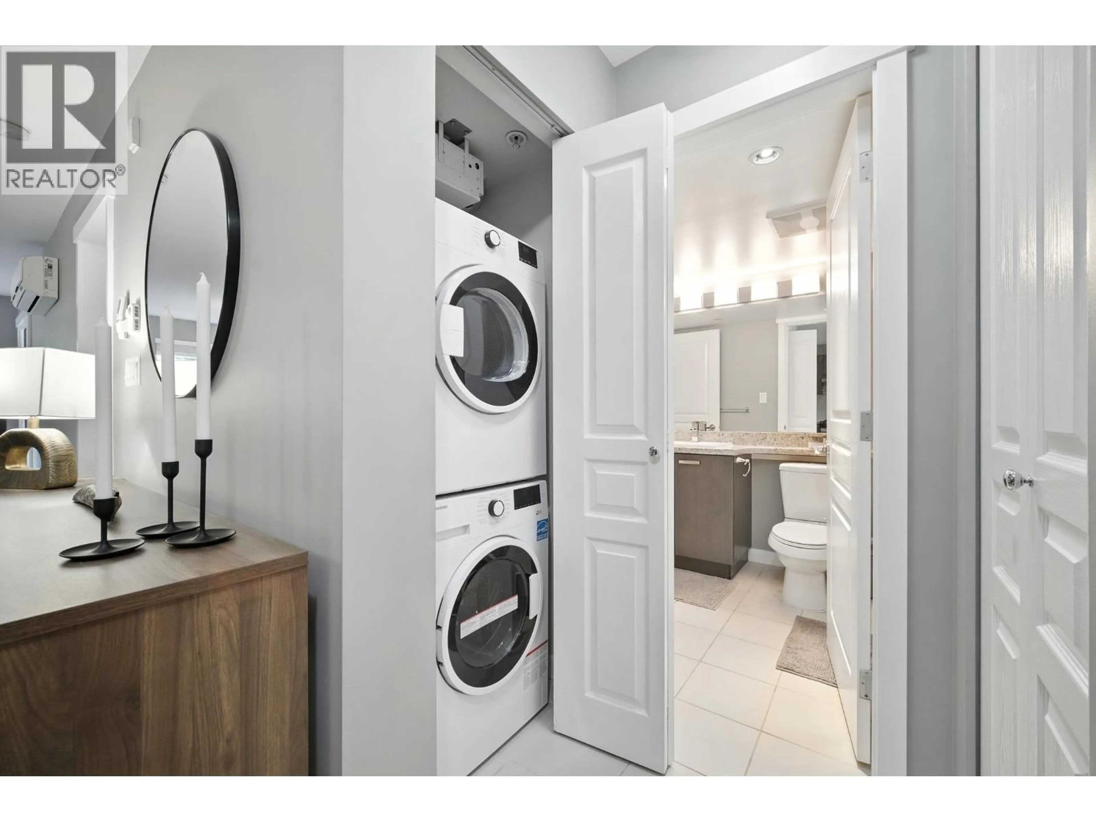 Laundry room for 118 - 9399 TOMICKI AVENUE, Richmond British Columbia V6X0H6