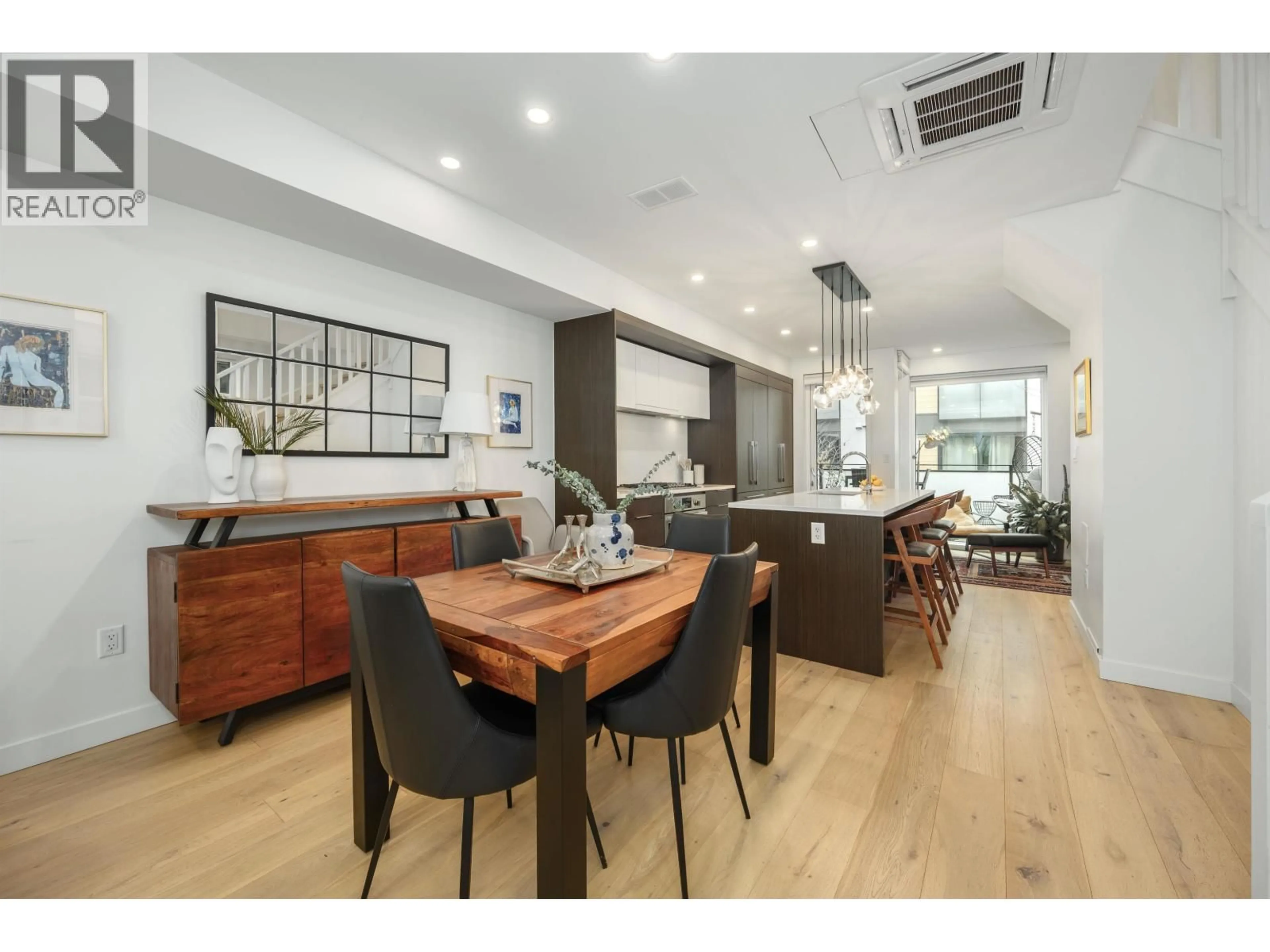 Unknown for 206 - 649 3RD STREET, North Vancouver British Columbia V7L1G6