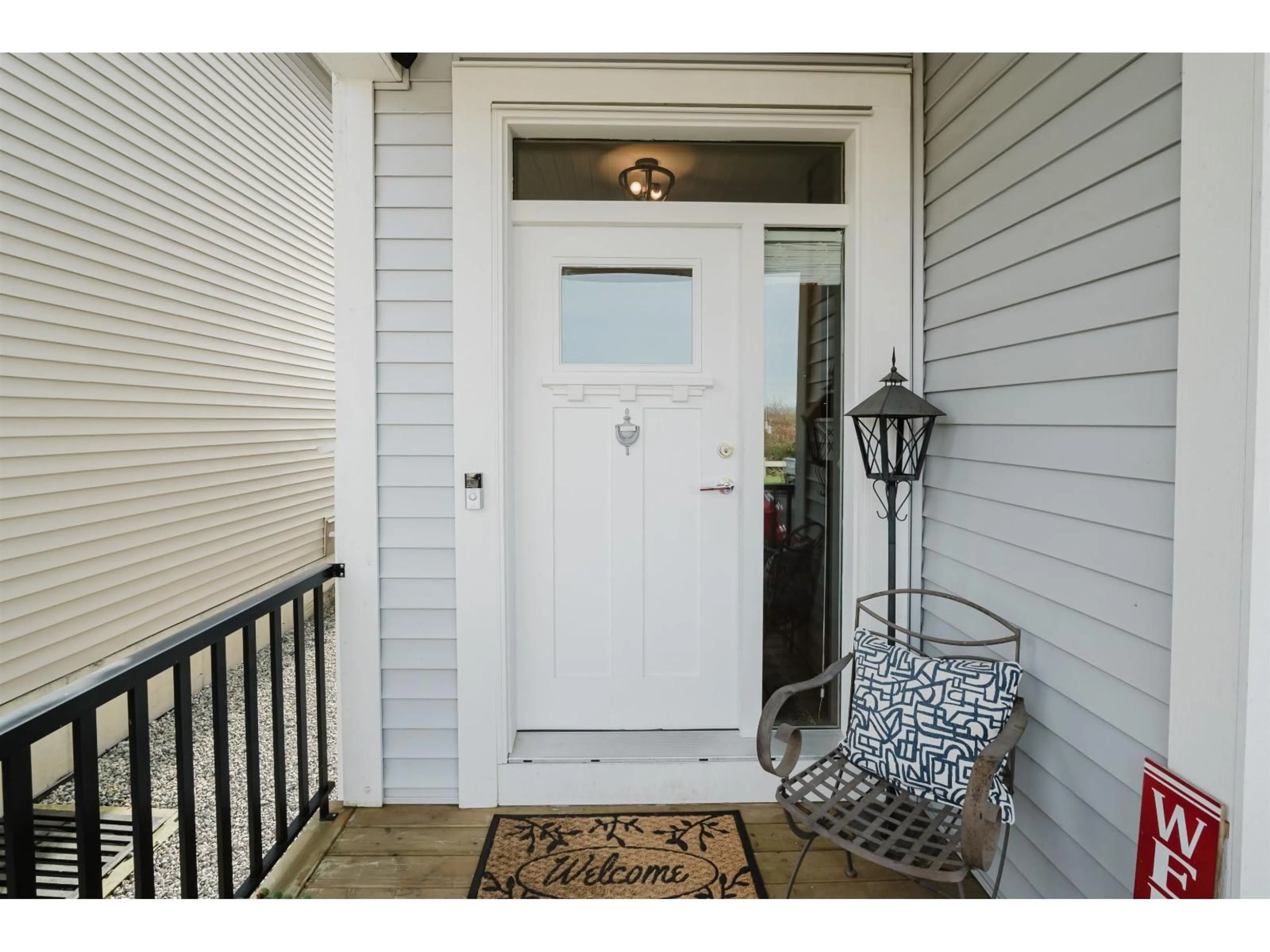 Indoor entryway for 27032 35B, Langley British Columbia V4W0C3