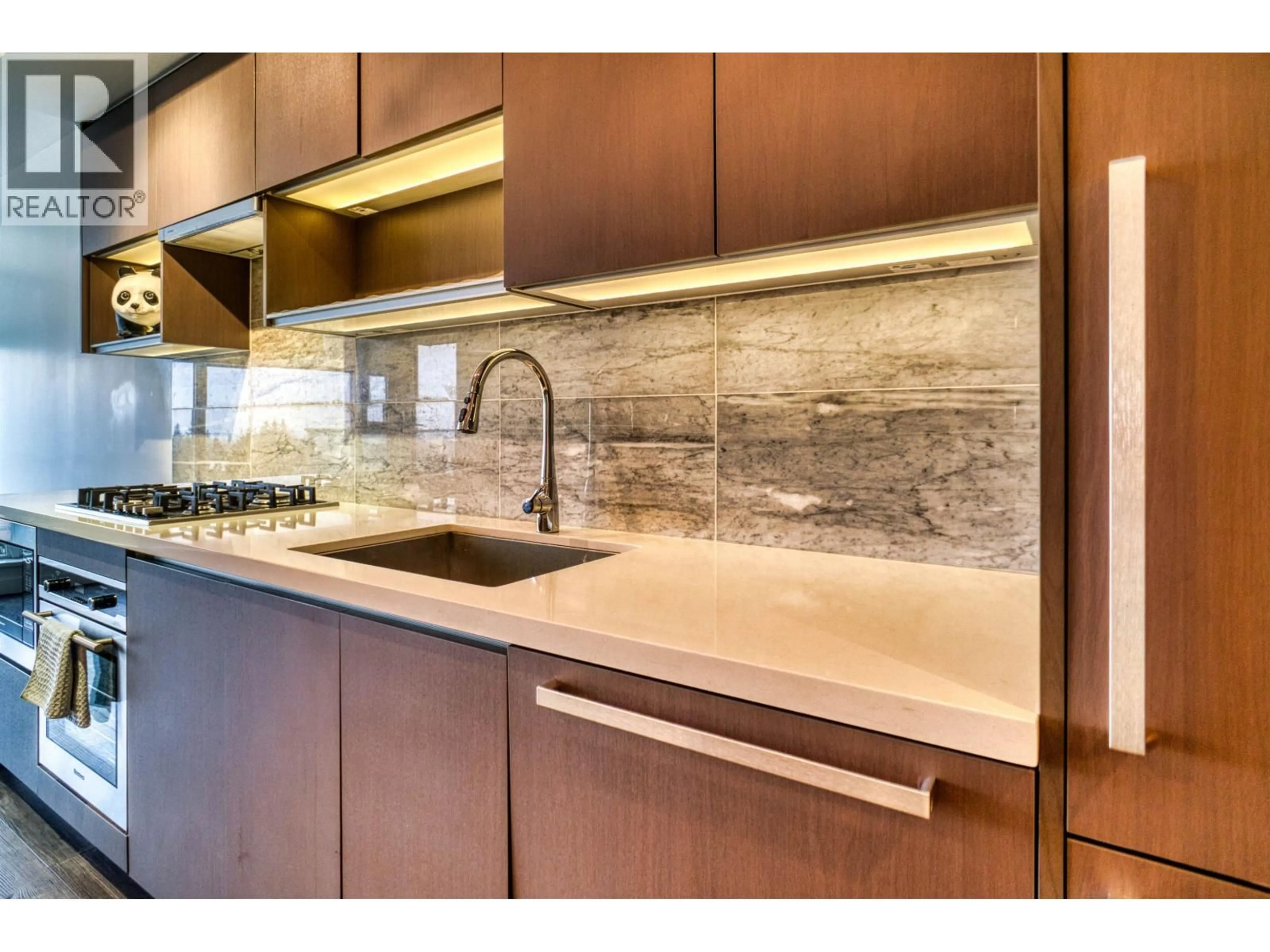 Contemporary kitchen, ceramic/tile floor for 1505 - 6538 NELSON AVENUE, Burnaby British Columbia V5H0G5