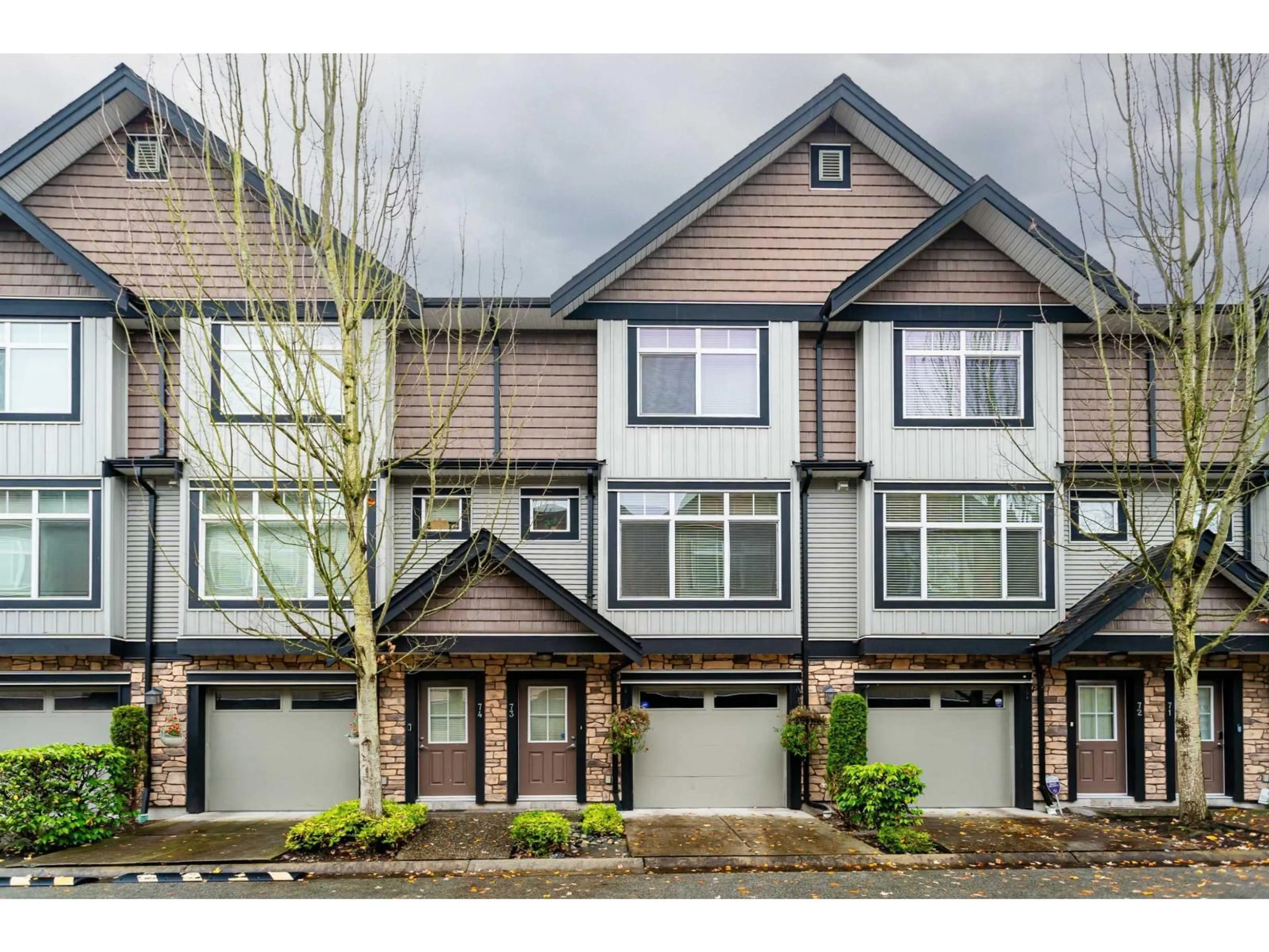 Home with vinyl exterior material, street for 73 - 6299 144, Surrey British Columbia V3X1A2
