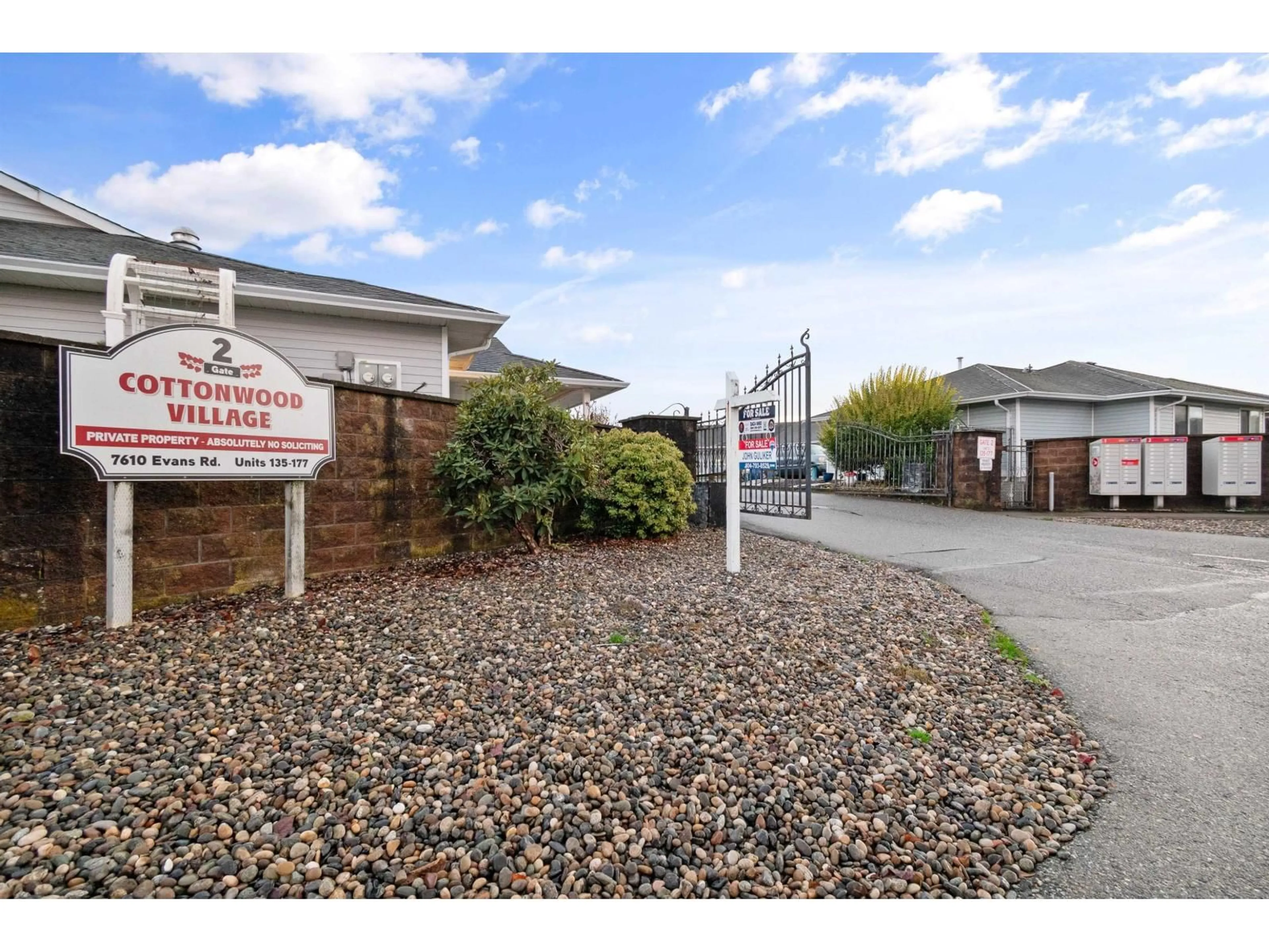 A pic from outside/outdoor area/front of a property/back of a property/a pic from drone, street for 164 - 7610 EVANS ROAD, Chilliwack British Columbia V2R2X9