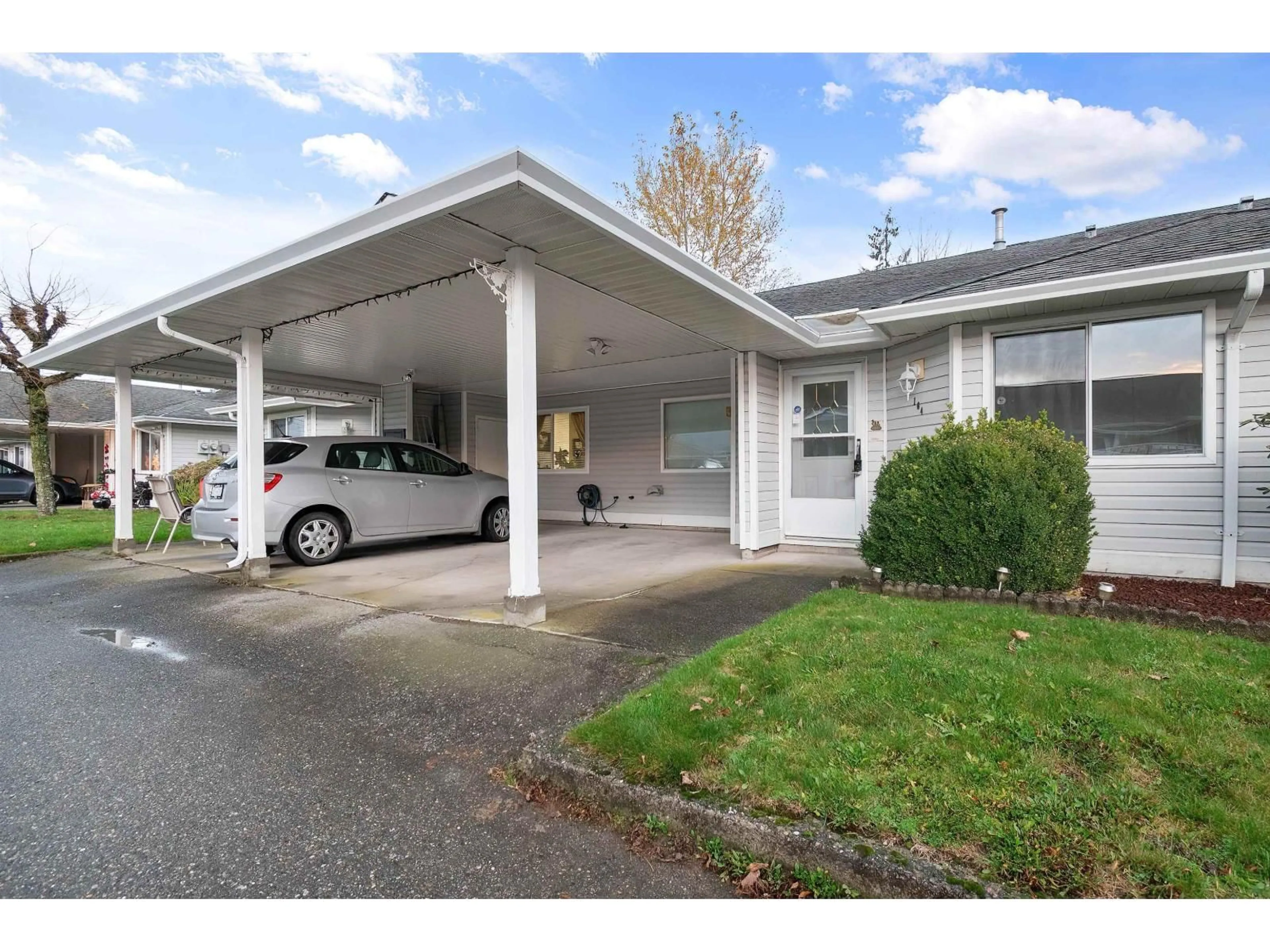 Indoor garage for 164 - 7610 EVANS ROAD, Chilliwack British Columbia V2R2X9