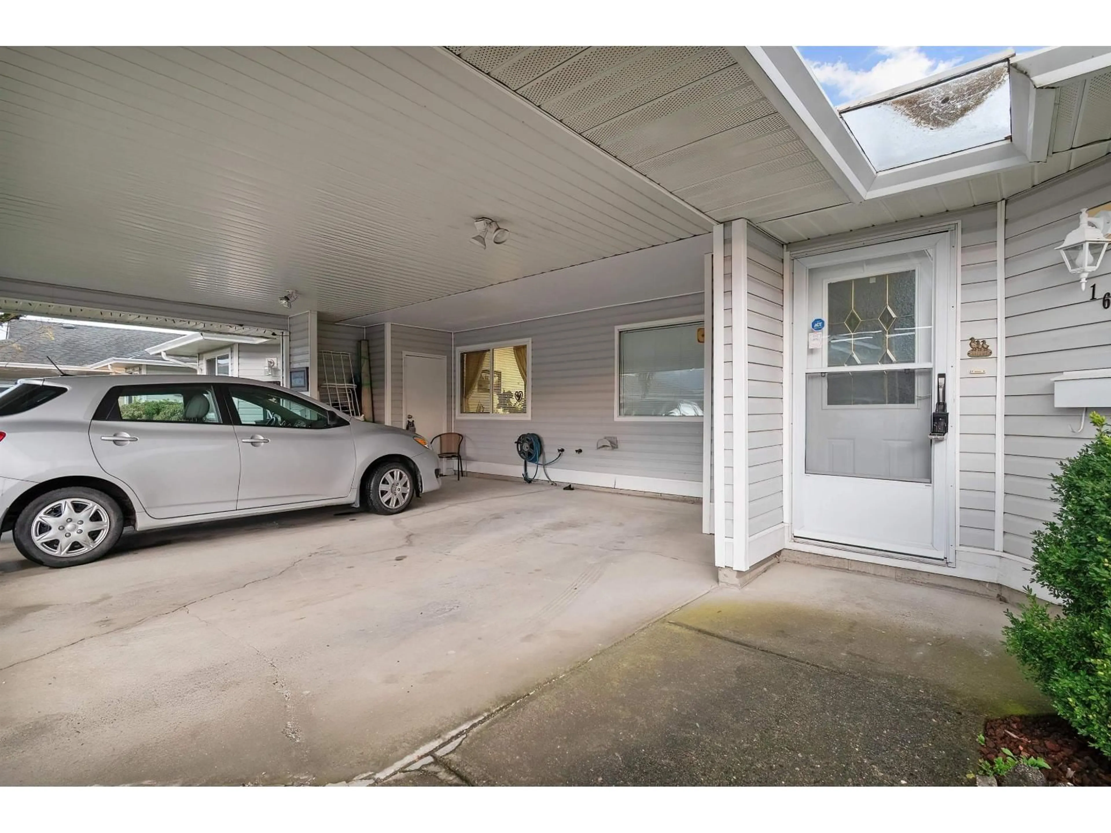 Indoor garage for 164 - 7610 EVANS ROAD, Chilliwack British Columbia V2R2X9