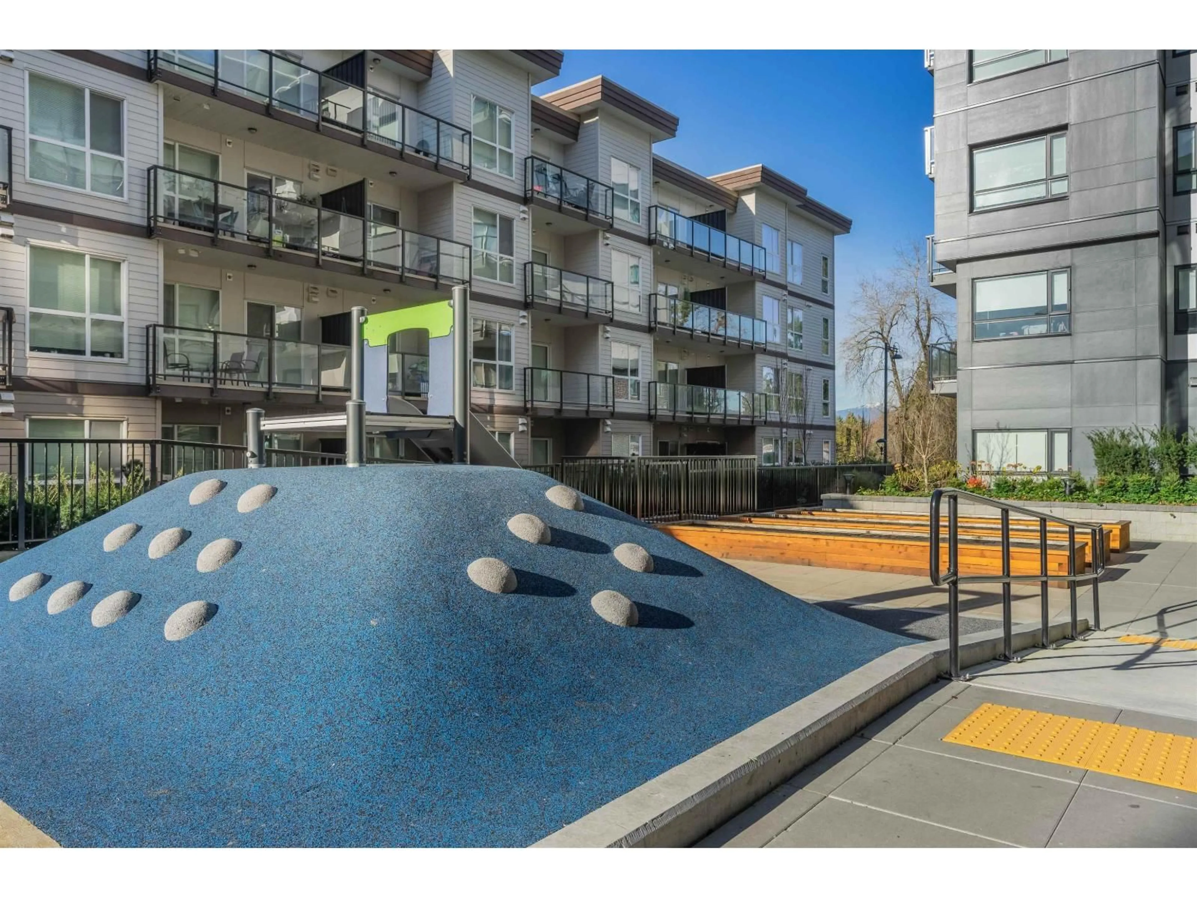 Pool for 220 - 13789 107A AVENUE, Surrey British Columbia V3T0B8