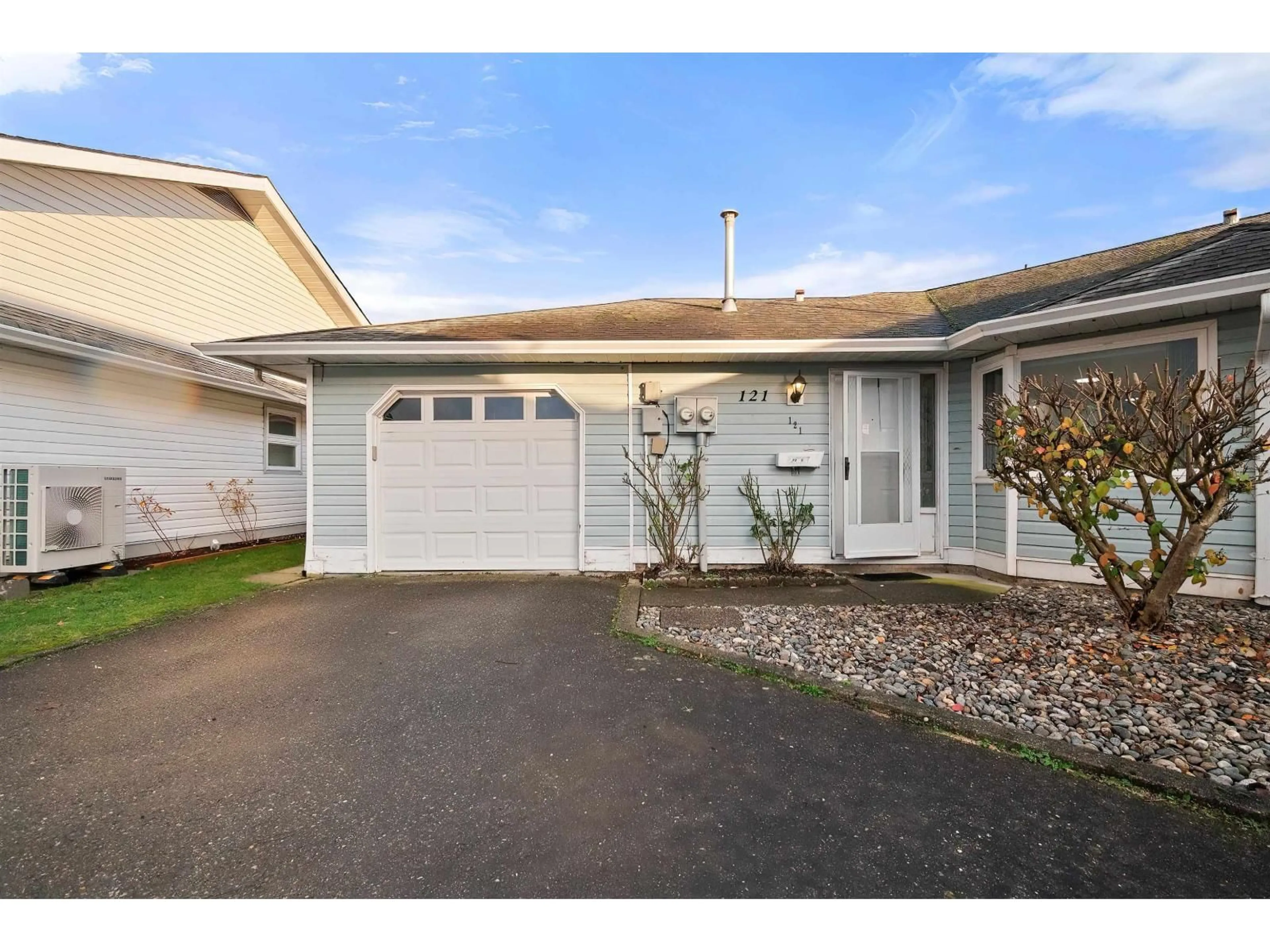 Indoor garage for 121 - 7610 EVANS, ROAD, Chilliwack British Columbia V2R2X9