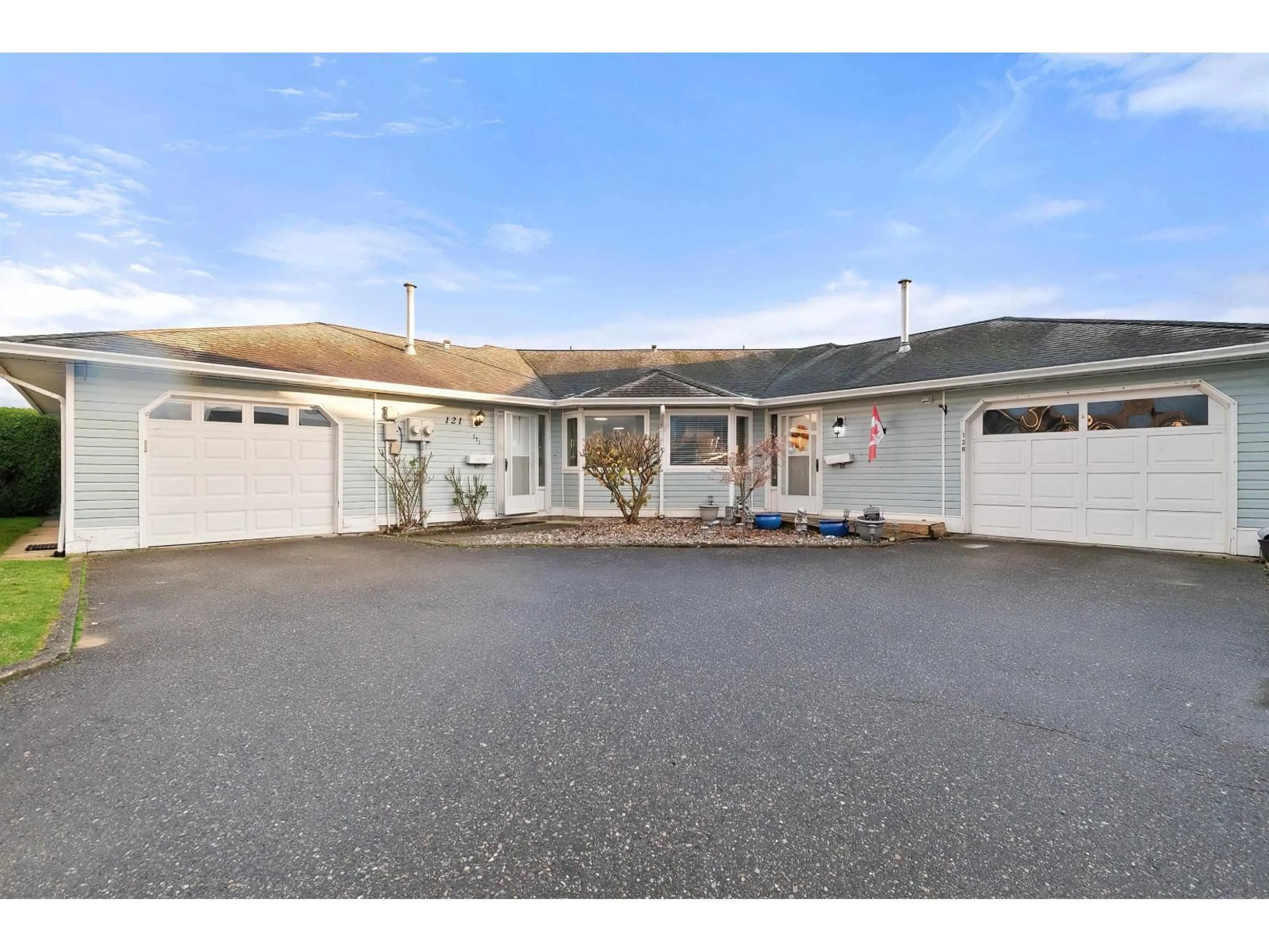 Indoor garage for 121 - 7610 EVANS, ROAD, Chilliwack British Columbia V2R2X9