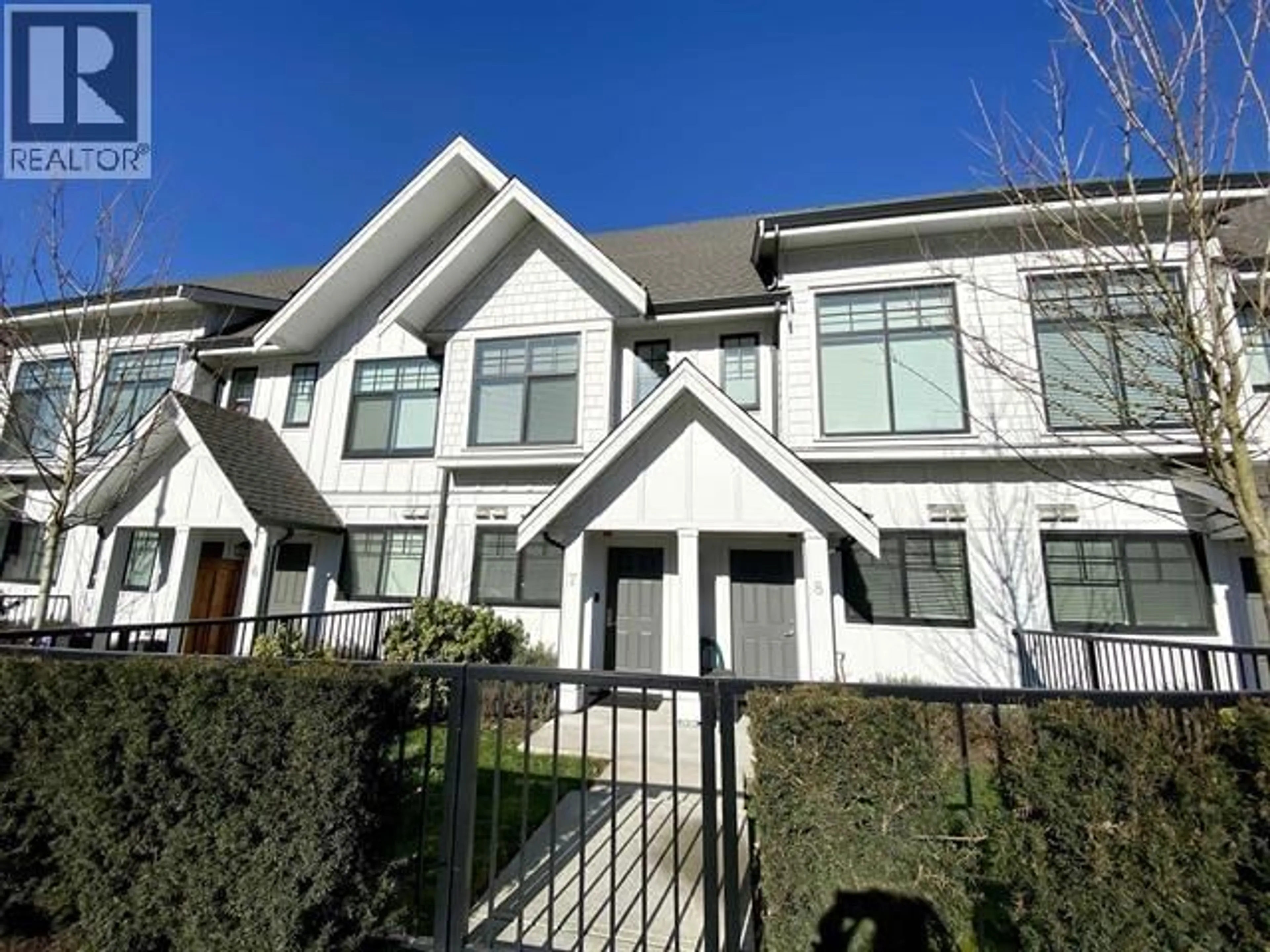 Home with vinyl exterior material, street for 7 - 5122 CANADA WAY, Burnaby British Columbia V5E0C3