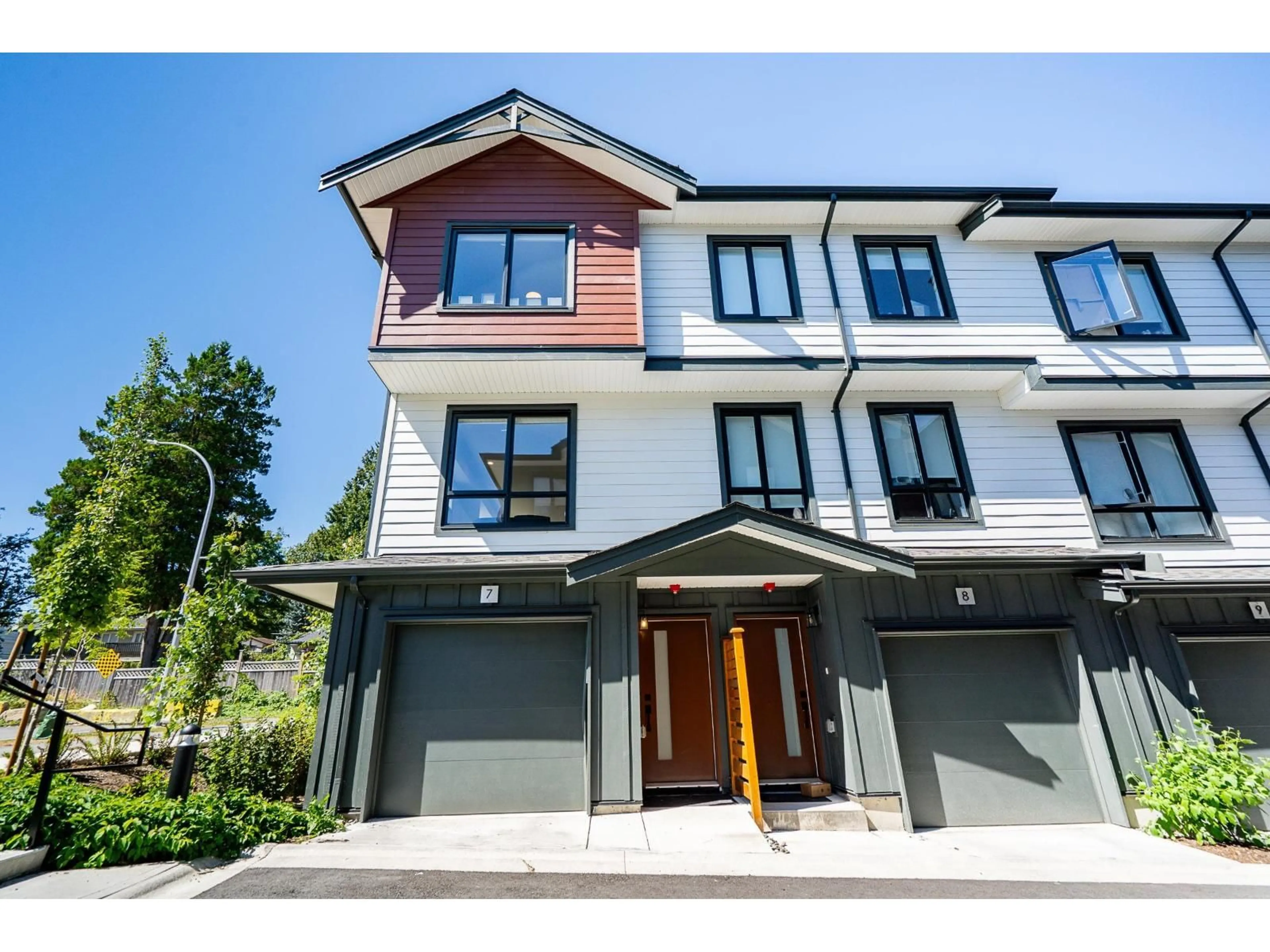 Unknown for 7 - 10527 155 STREET, Surrey British Columbia V3R0S1