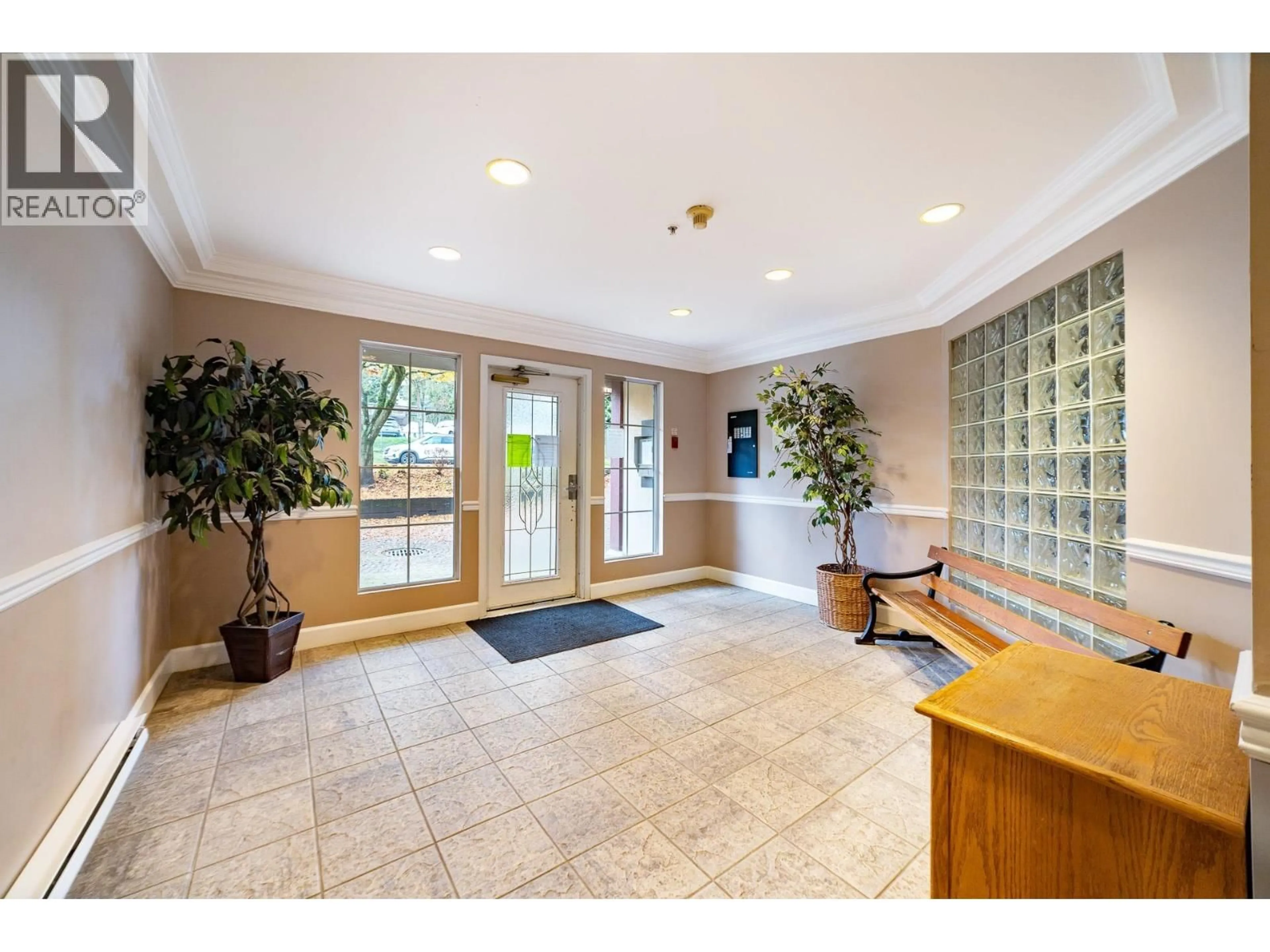 Indoor foyer for 216 - 888 GAUTHIER AVENUE, Coquitlam British Columbia V3K6Y1
