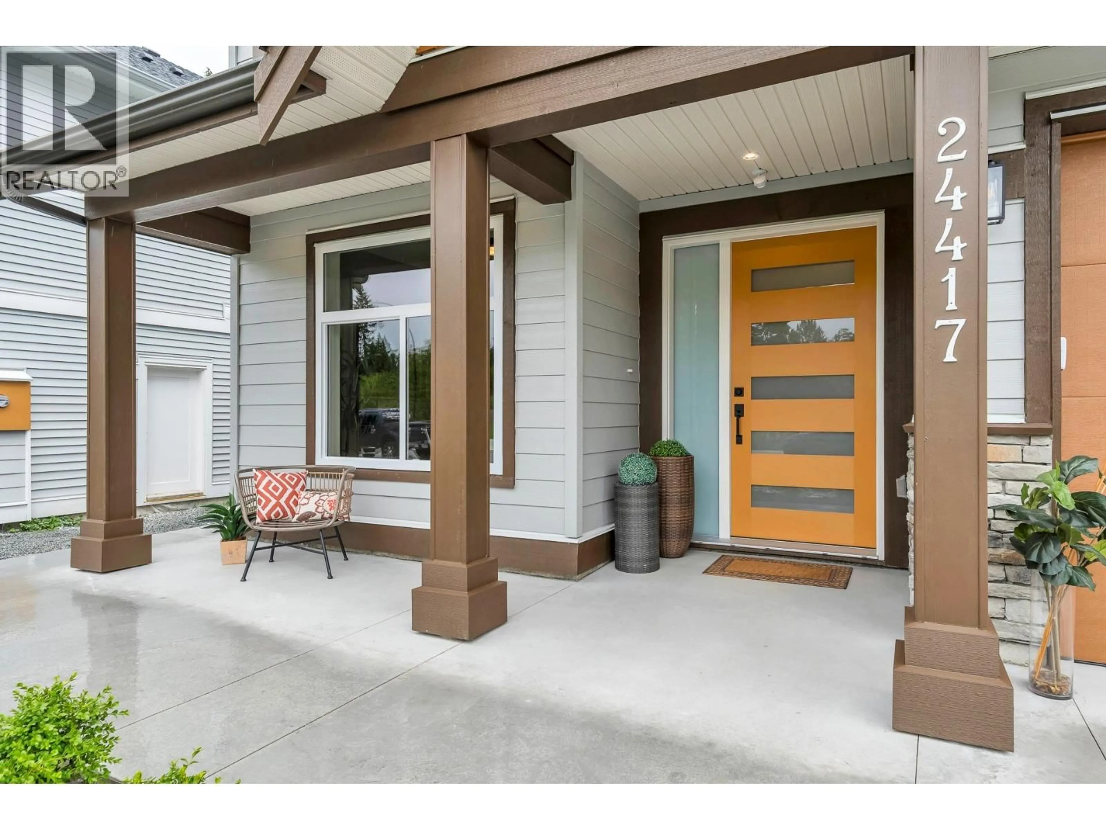 Indoor entryway for 24417 JENEWEIN DRIVE, Maple Ridge British Columbia V2W1H8