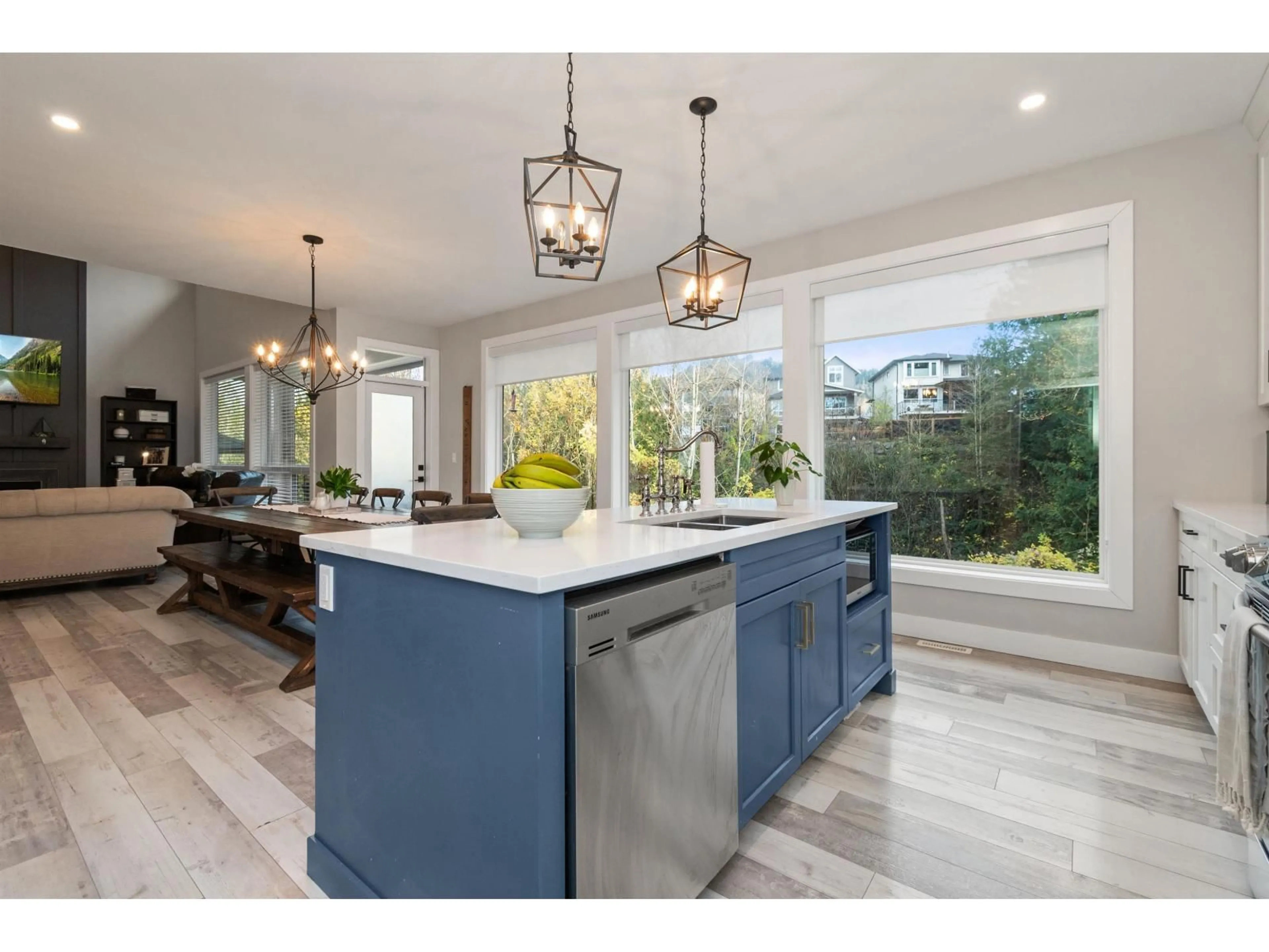 Open concept kitchen, ceramic/tile floor for 14 - 4550 TESKEY ROAD, Chilliwack British Columbia V2R0C6