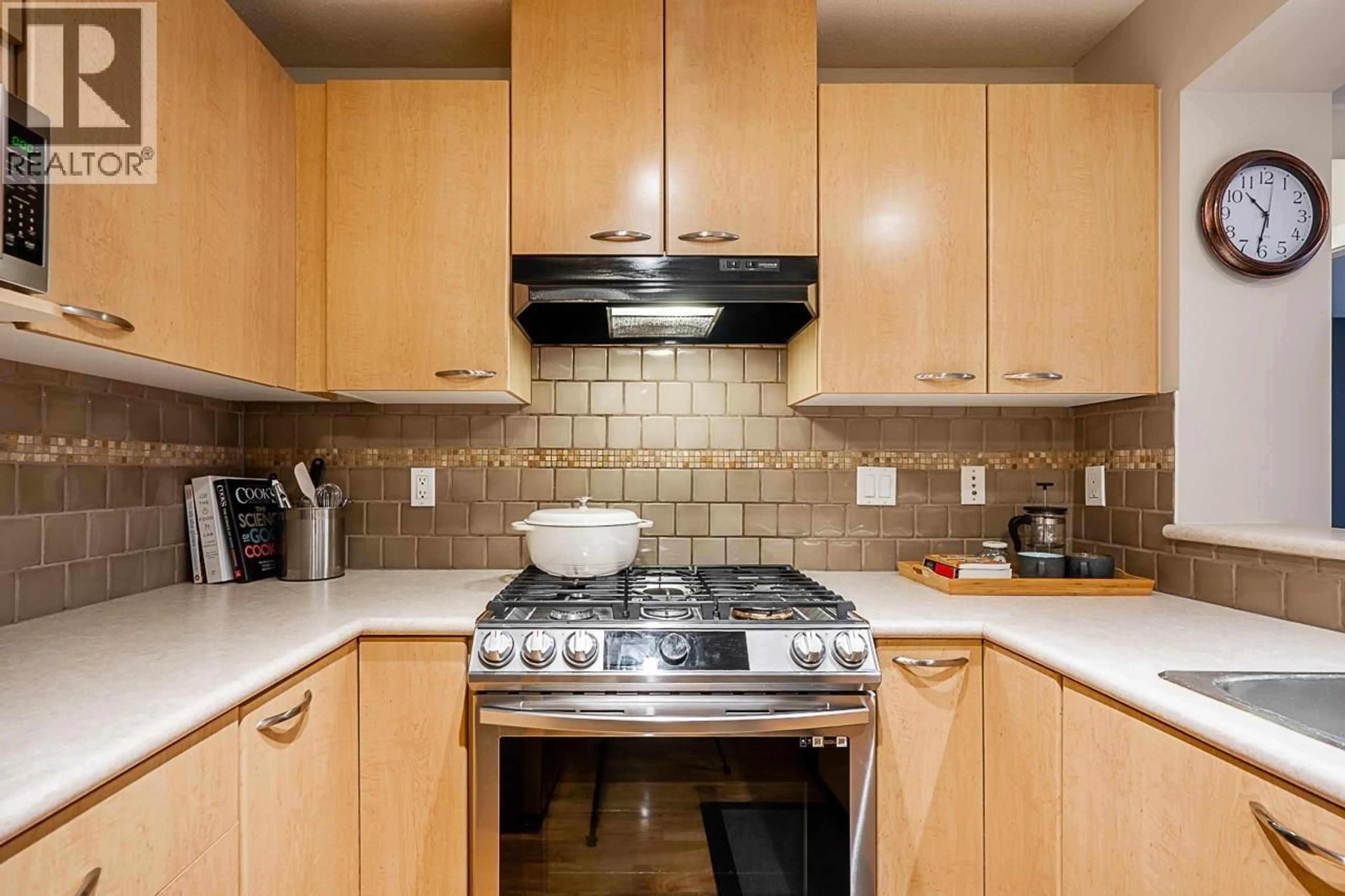 Standard kitchen, unknown for 211 - 2958 SILVER SPRINGS BOULEVARD, Coquitlam British Columbia V3E3R9