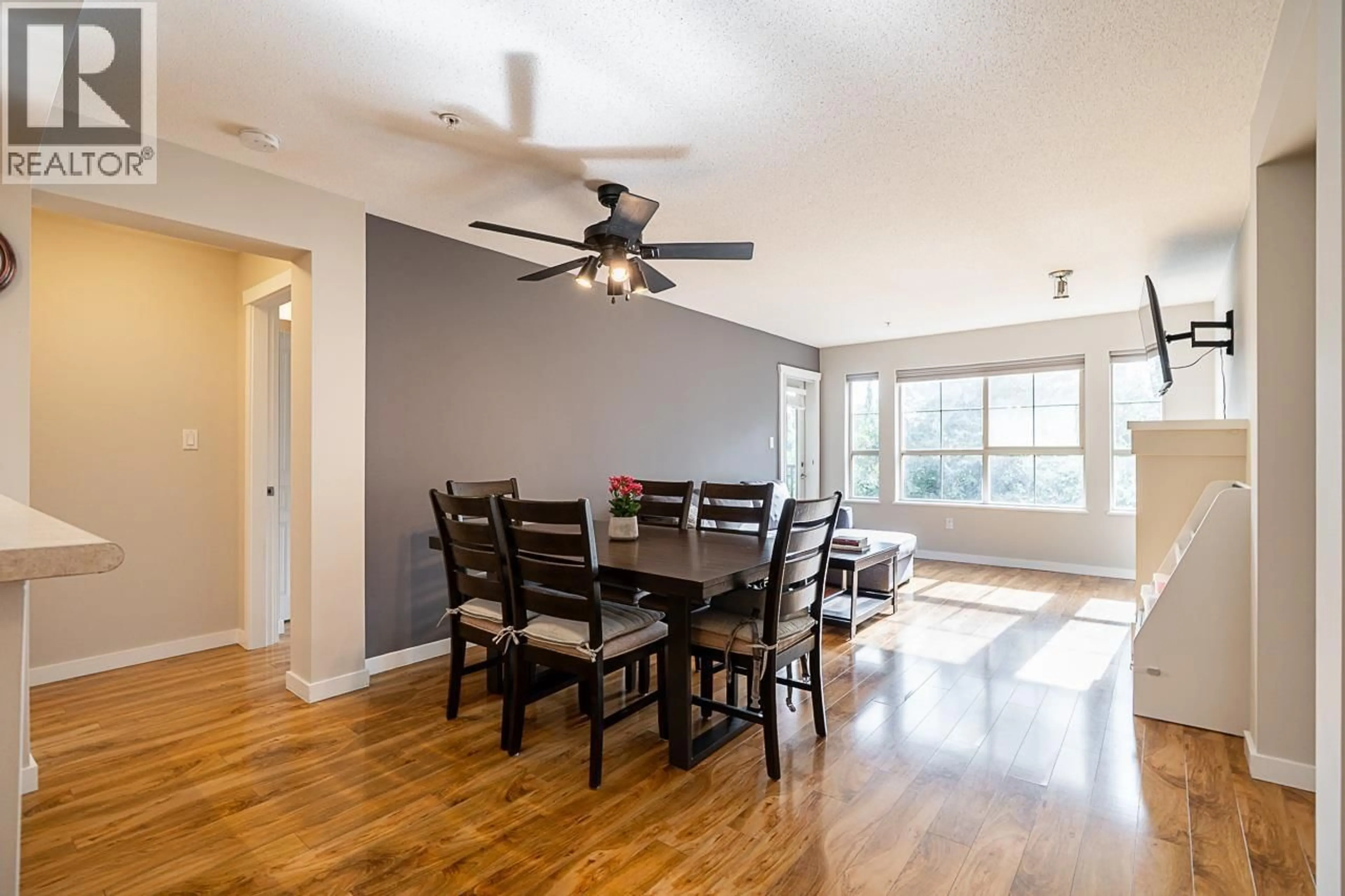 Dining room, wood/laminate floor for 211 - 2958 SILVER SPRINGS BOULEVARD, Coquitlam British Columbia V3E3R9