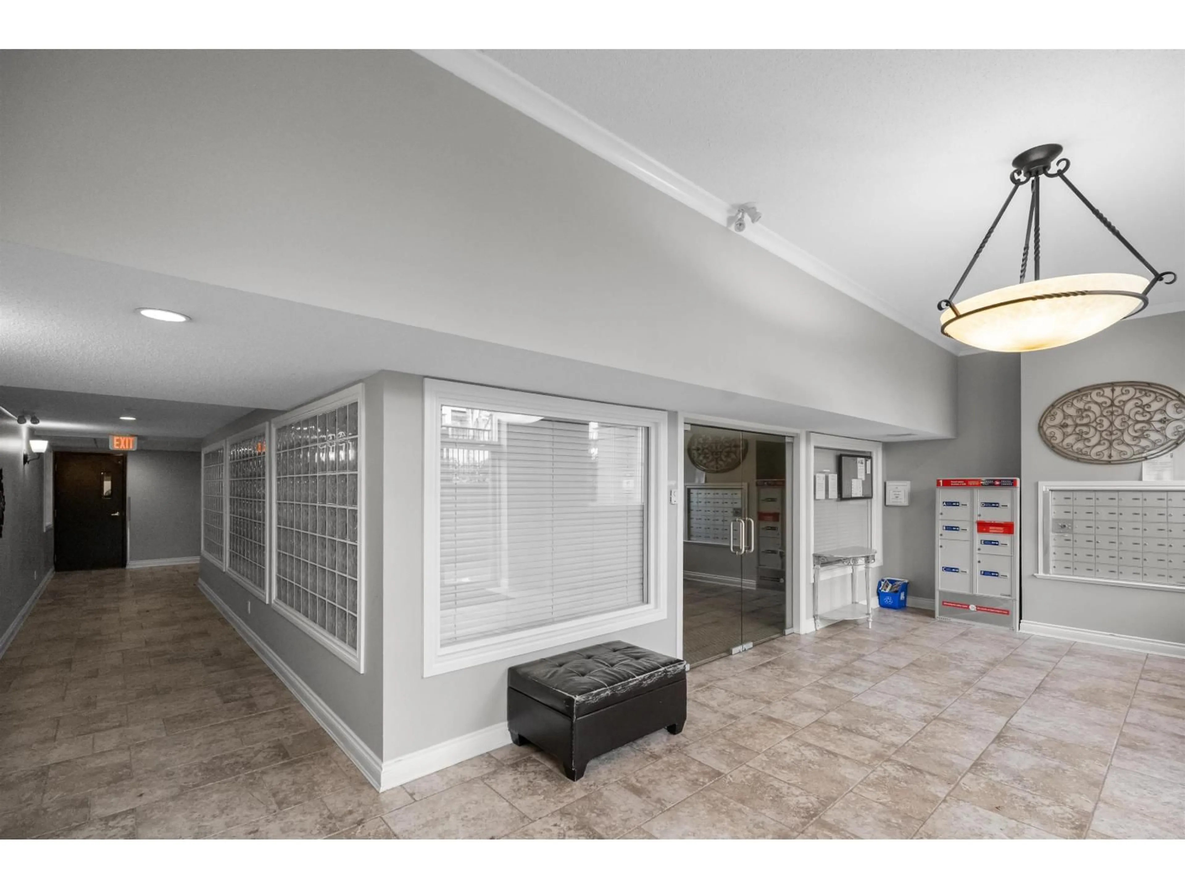 Indoor foyer for 104 - 20286 53A, Langley British Columbia V3A0A8