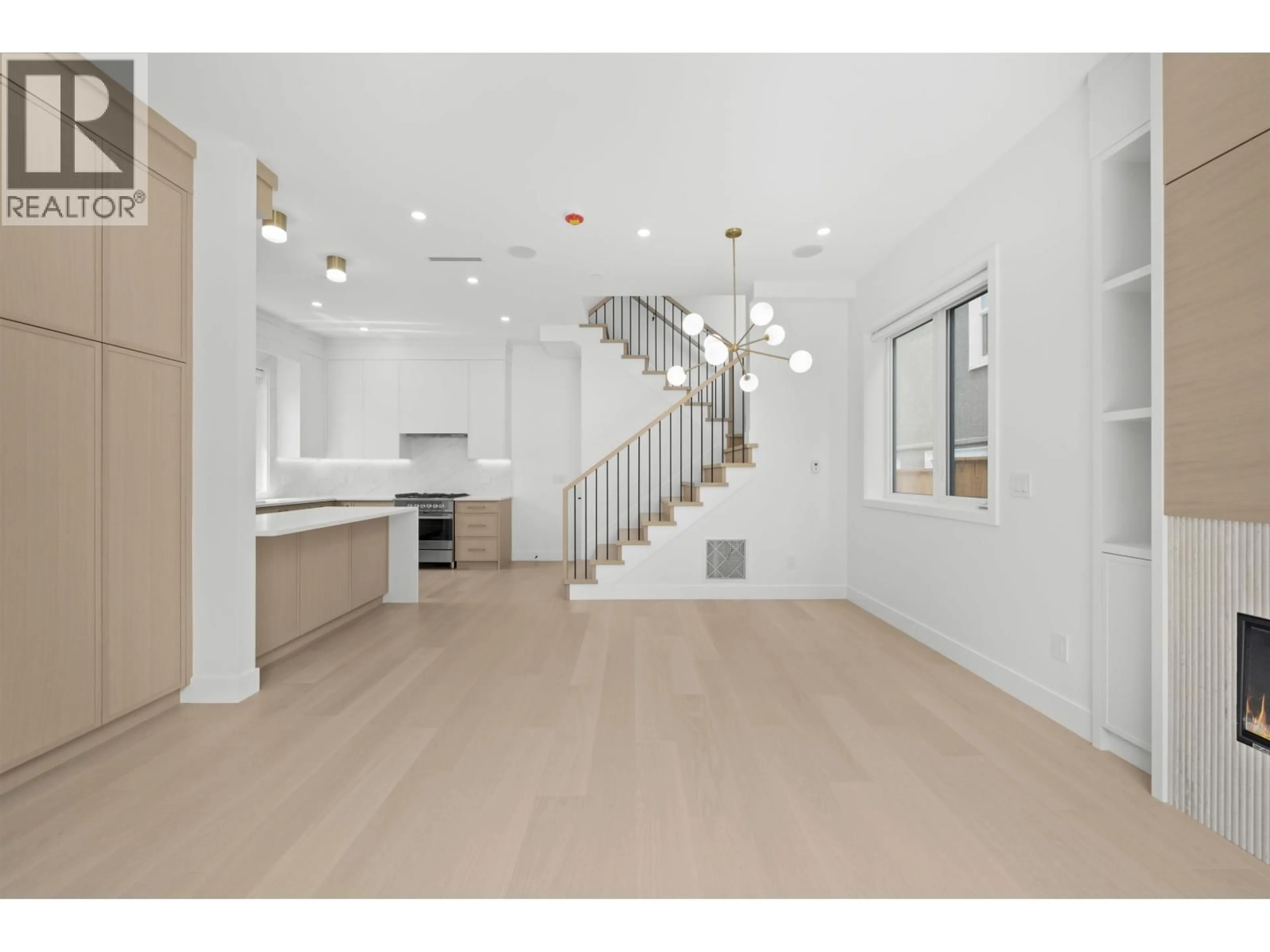 Unknown for 1 - 6461 PRINCE EDWARD STREET, Vancouver British Columbia V5W2Y3