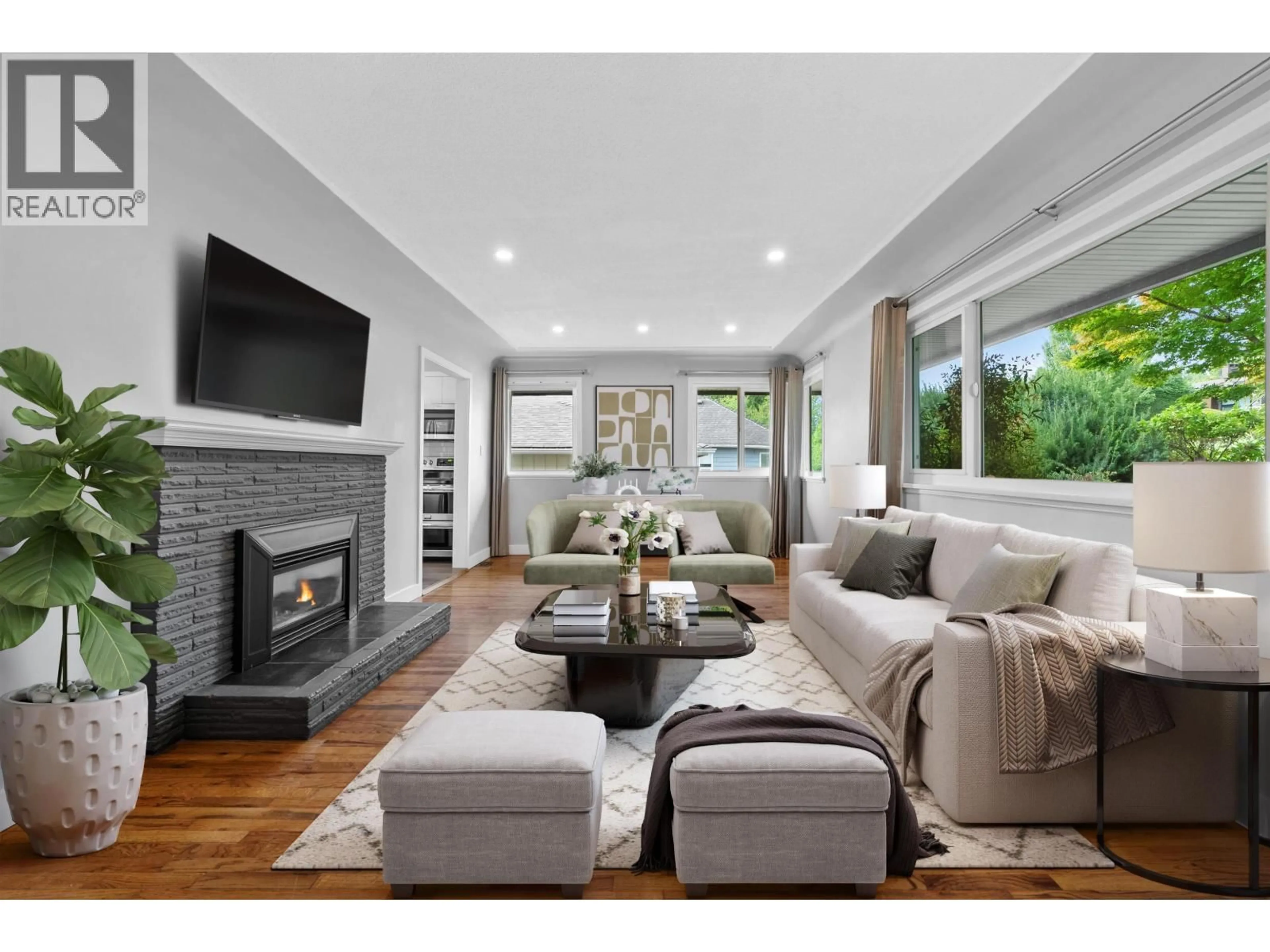 Living room with furniture, wood/laminate floor for 1137 CLOVERLEY STREET, North Vancouver British Columbia V7L1N7