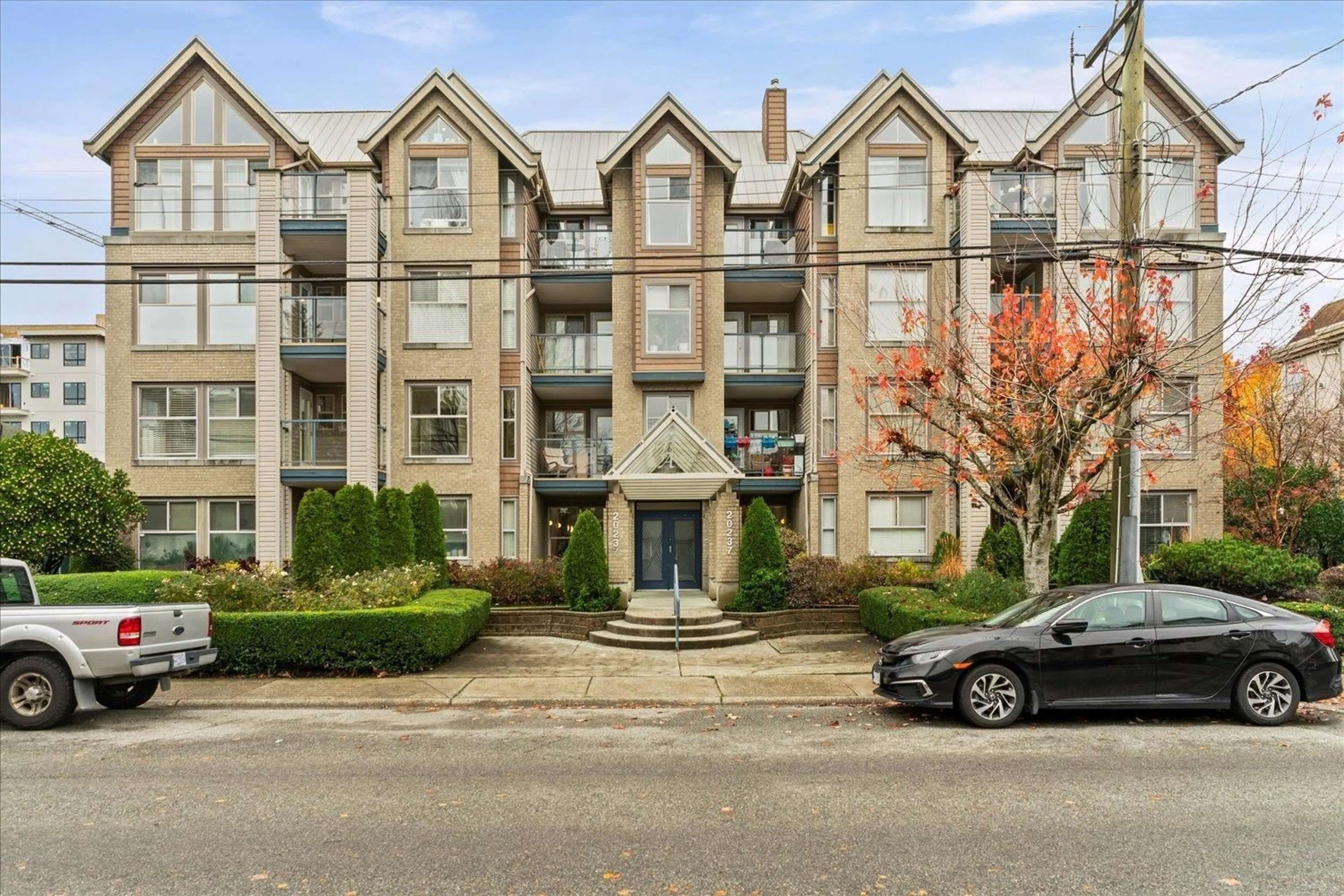 Unknown for 301 - 20237 54 AVENUE, Langley British Columbia V3A3W2