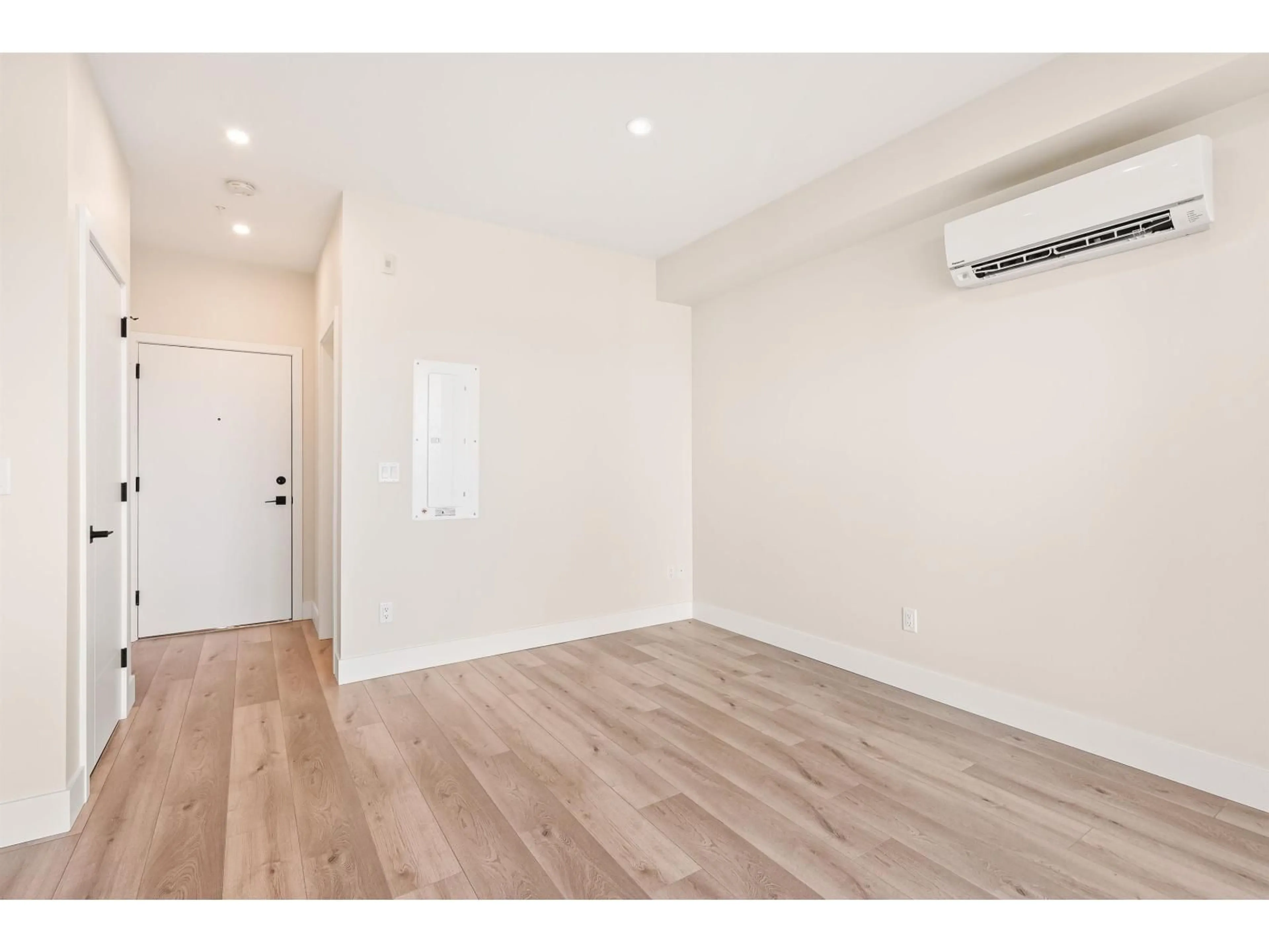 A pic of a room for 604 - 45497 CAMPUS DRIVE, Chilliwack British Columbia V2R6L8