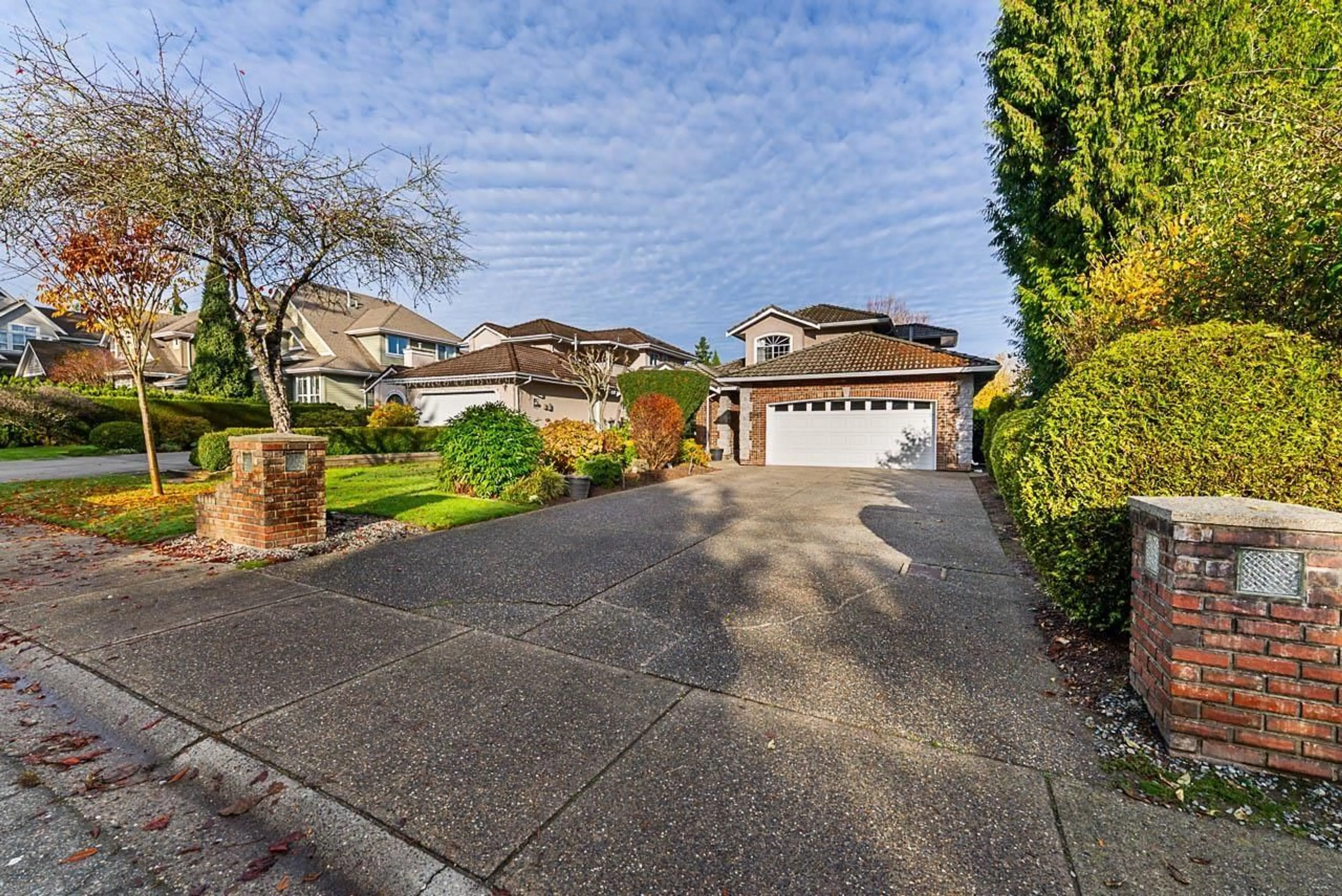 A pic from outside/outdoor area/front of a property/back of a property/a pic from drone, street for 16545 10 AVENUE, Surrey British Columbia V4A9S1