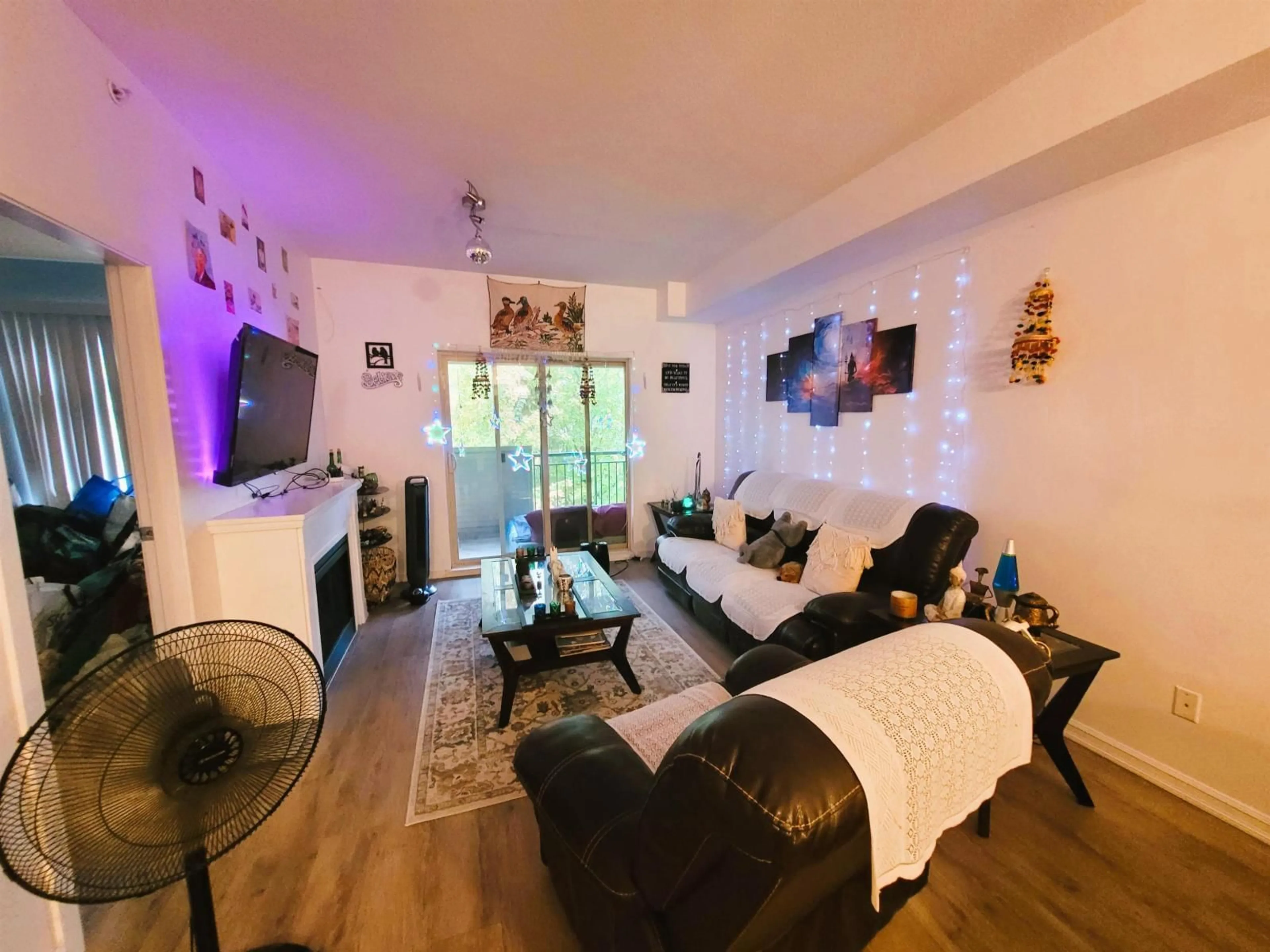 A pic of a room for 406 - 10088 148 STREET, Surrey British Columbia V3R3M9