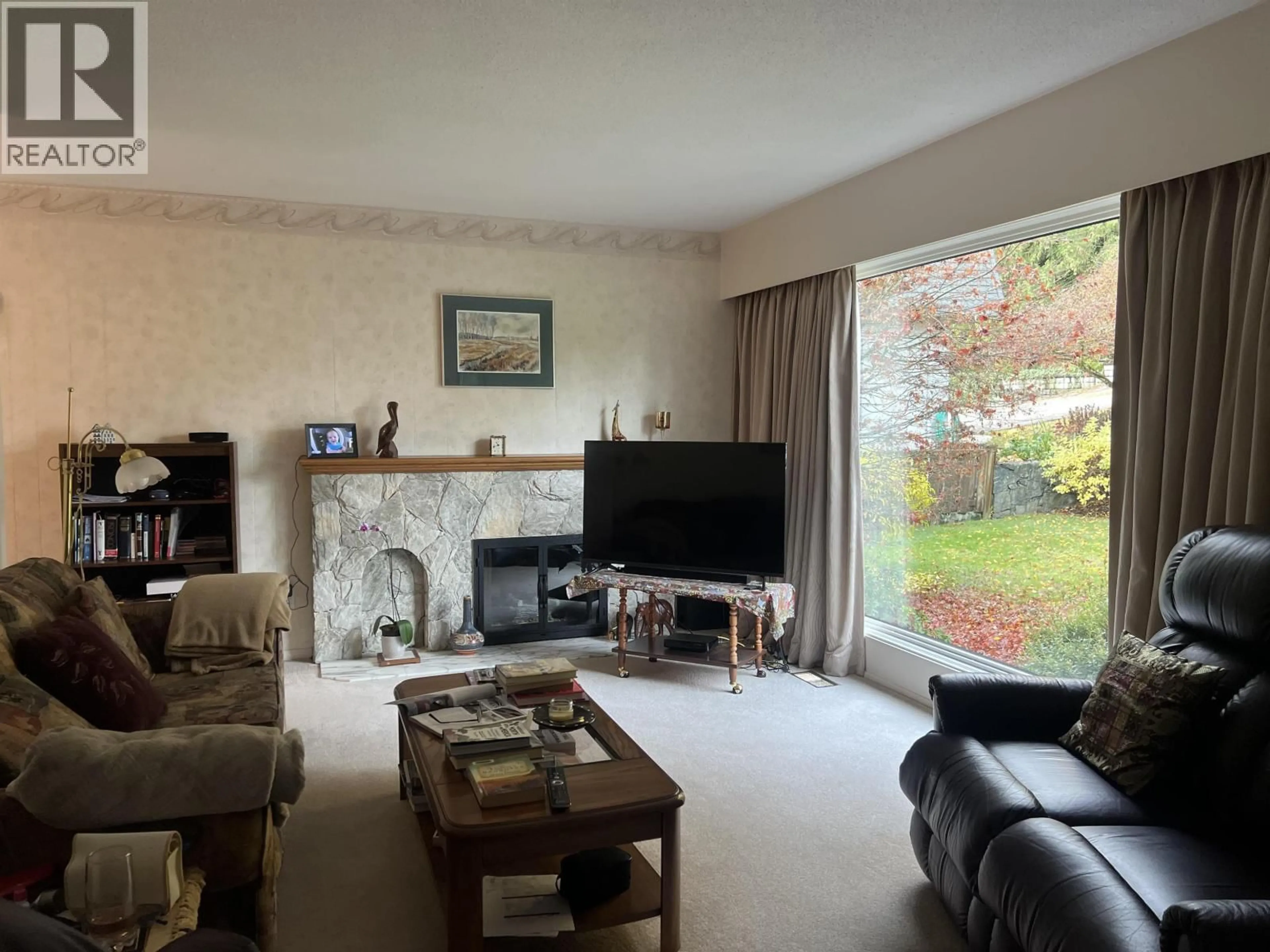 Living room with furniture, unknown for 3005 FLEET STREET, Coquitlam British Columbia V3C3S1