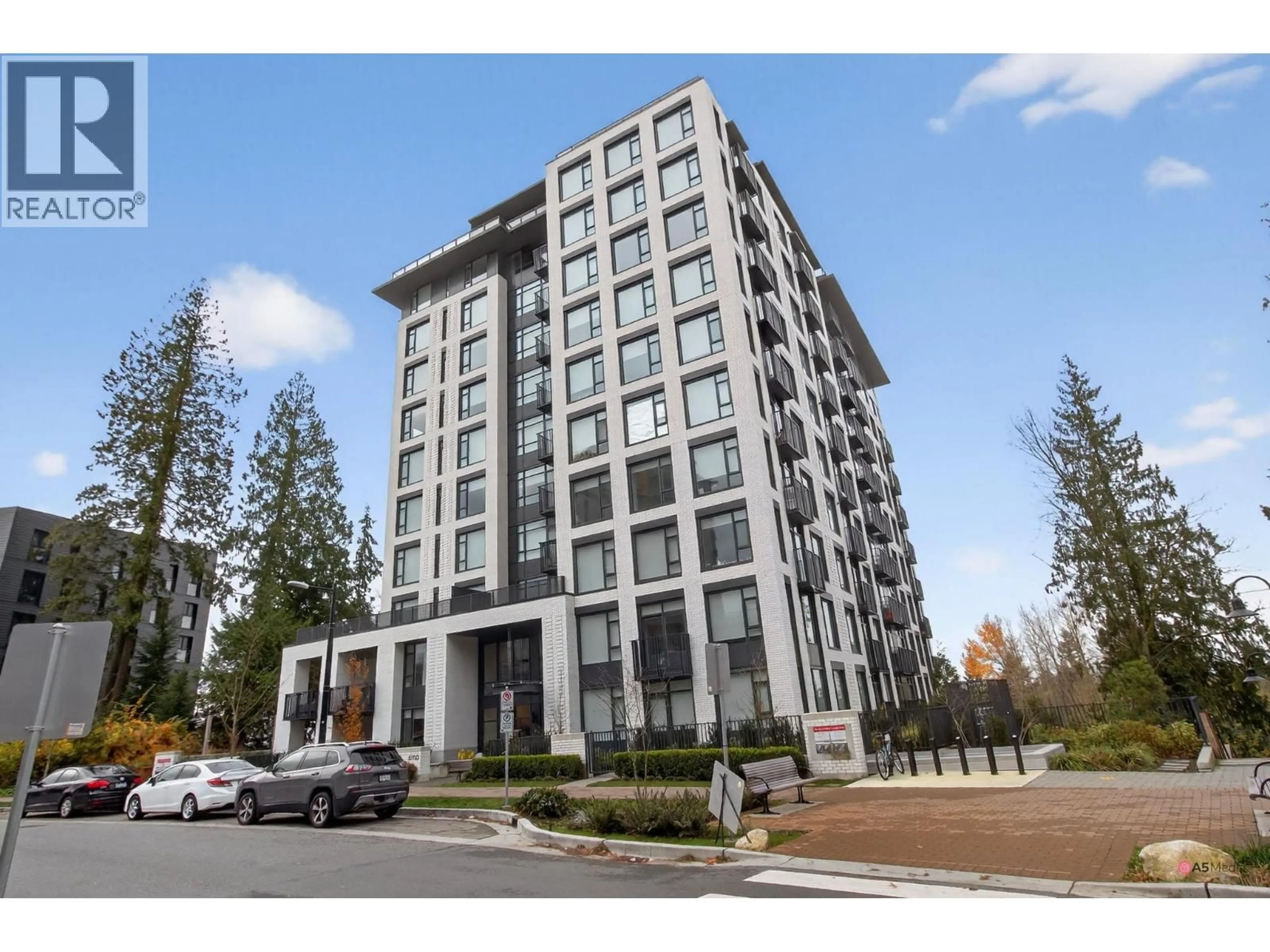 Indoor foyer for 702 - 8750 UNIVERSITY CRESCENT, Burnaby British Columbia V5A0G9