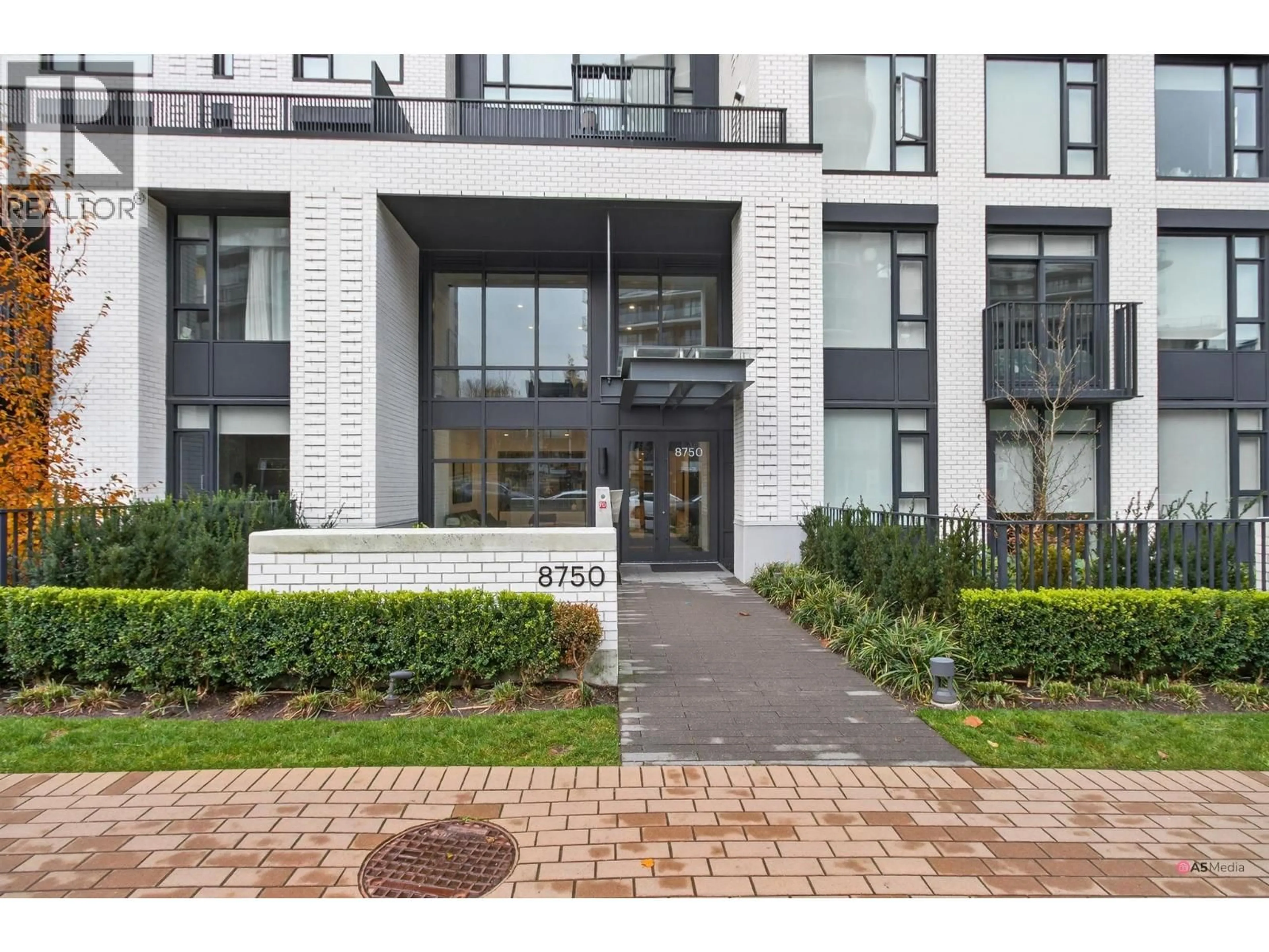 Indoor foyer for 702 - 8750 UNIVERSITY CRESCENT, Burnaby British Columbia V5A0G9