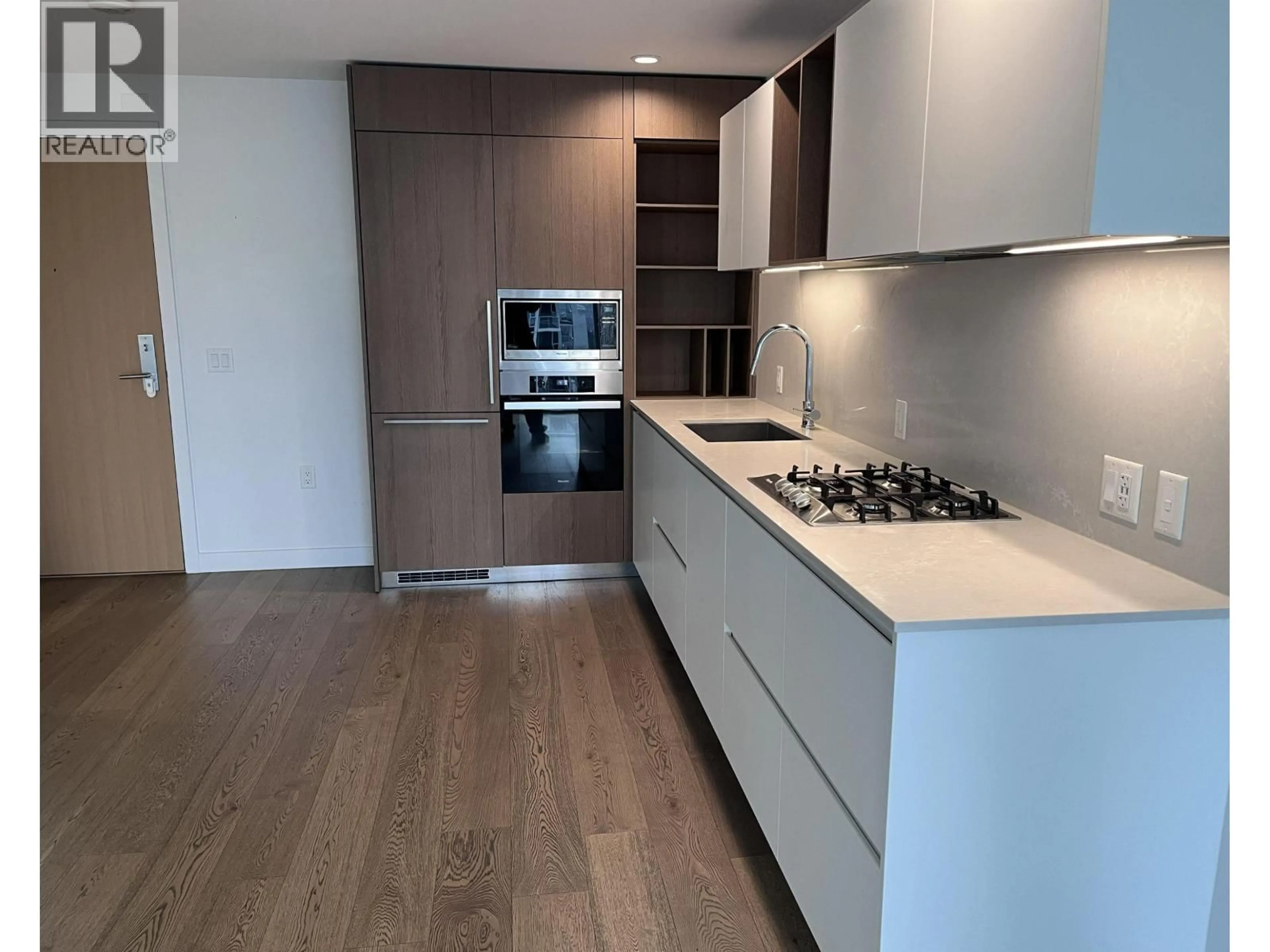 Standard kitchen, wood/laminate floor for 3003 - 6000 MCKAY AVENUE, Burnaby British Columbia V5H0K2