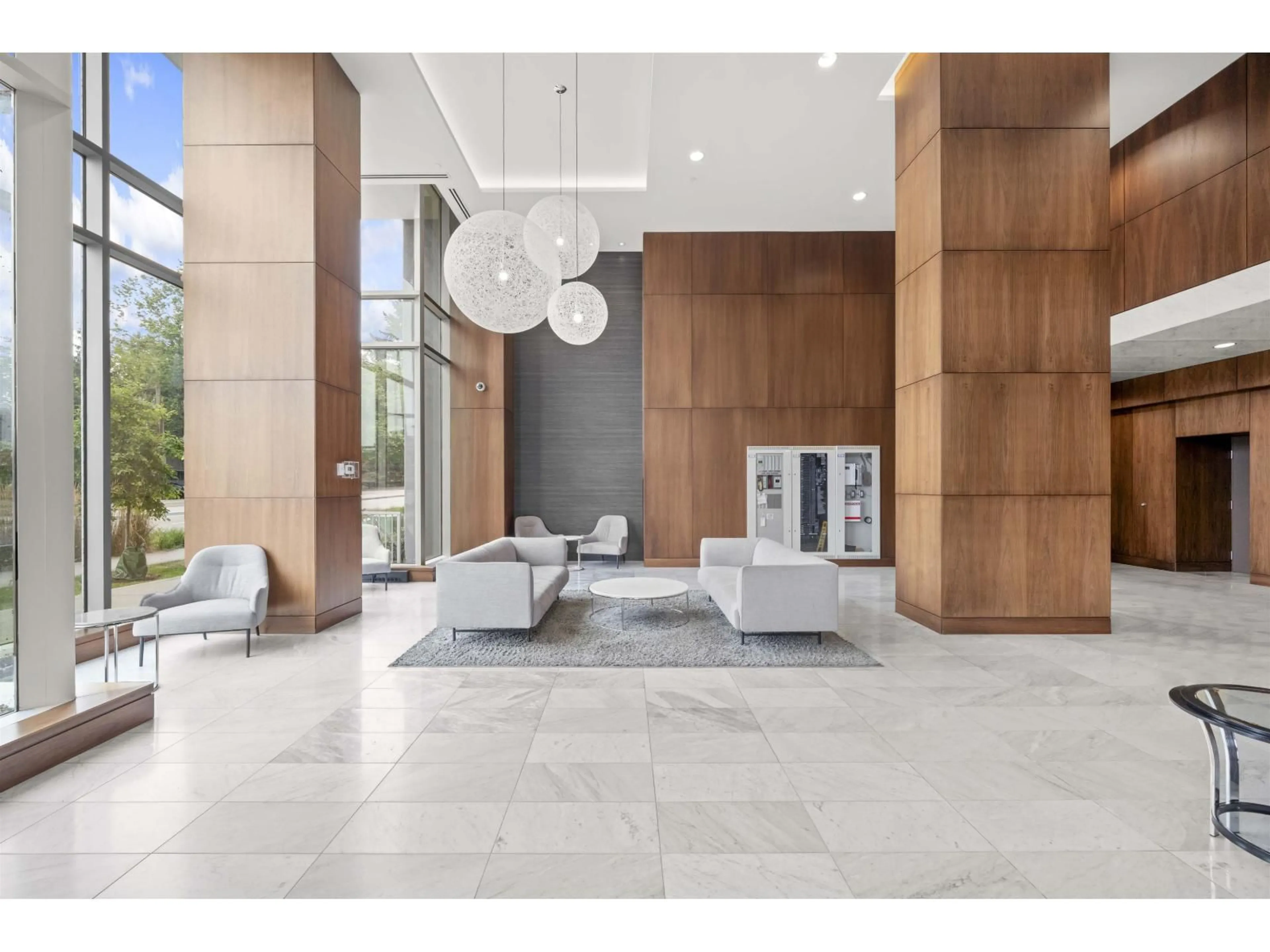 Lobby for 1901 - 13696 100, Surrey British Columbia V3T0L5